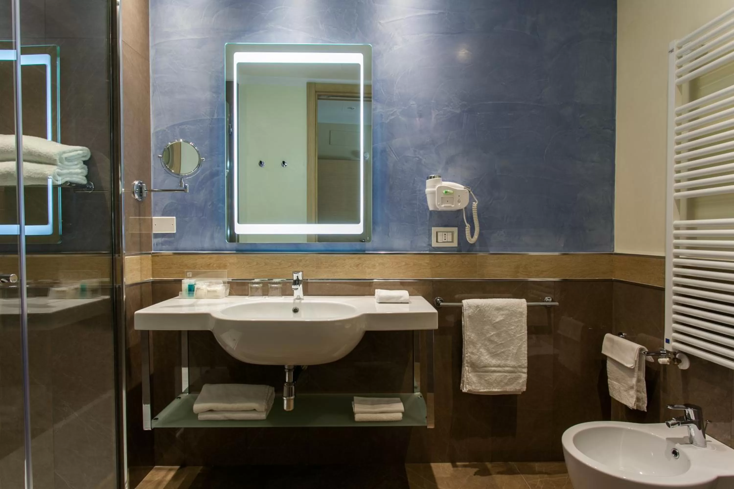 Bathroom in Hotel Imperiale Rimini & SPA
