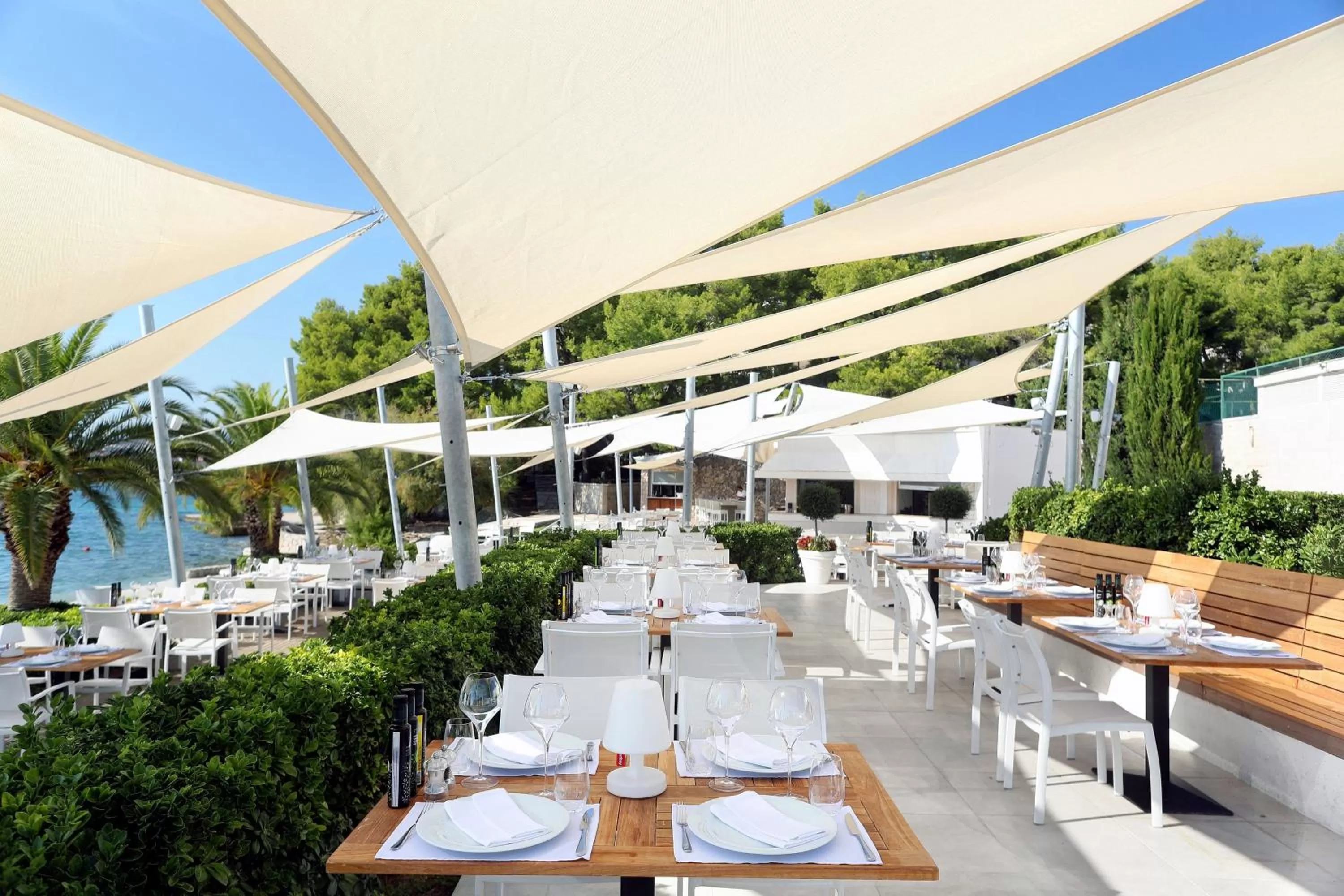 Restaurant/places to eat in Le Meridien Lav Split