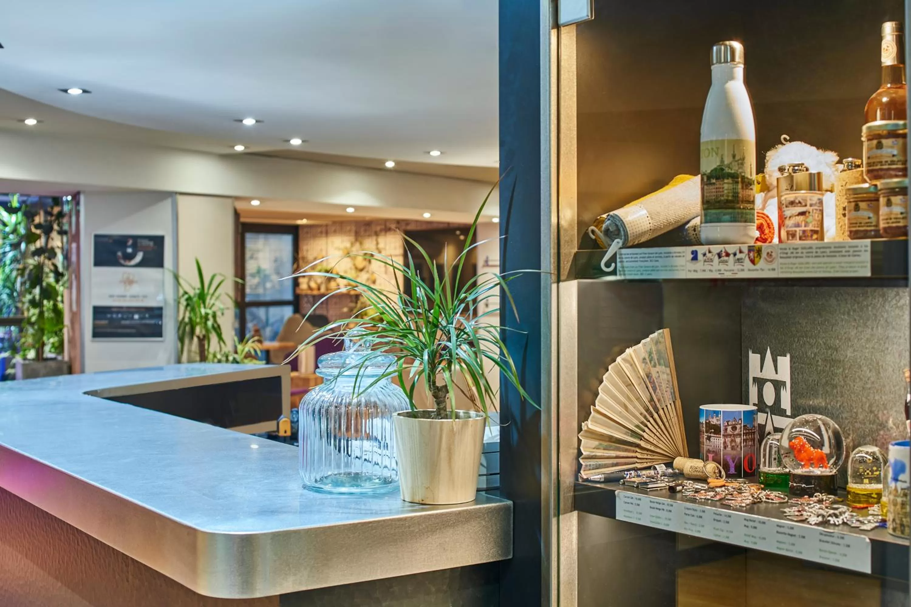 Lounge or bar in Campanile Lyon Centre - Berges du Rhône