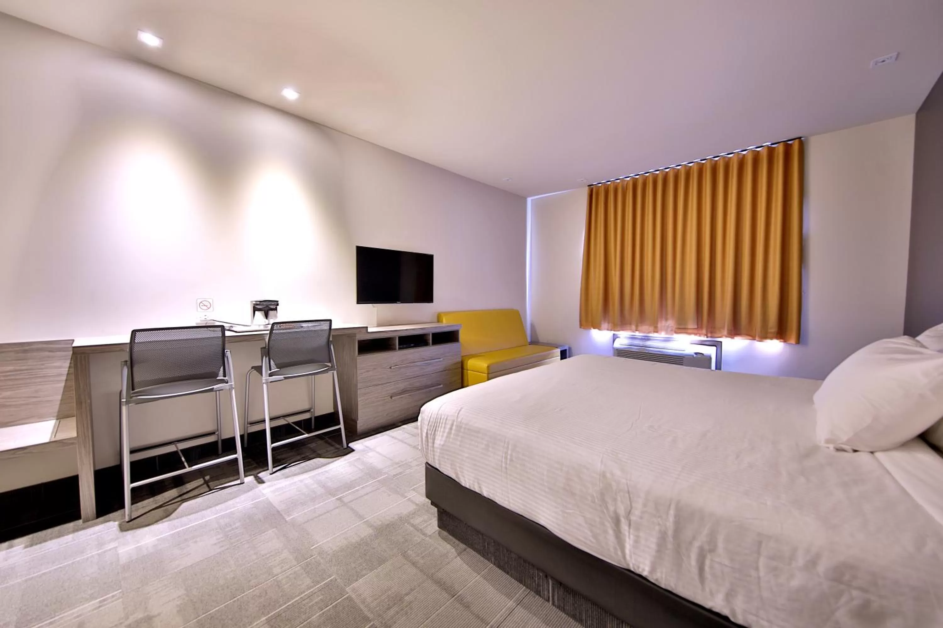 Photo of the whole room, Bed in Hôtel Ô Laval