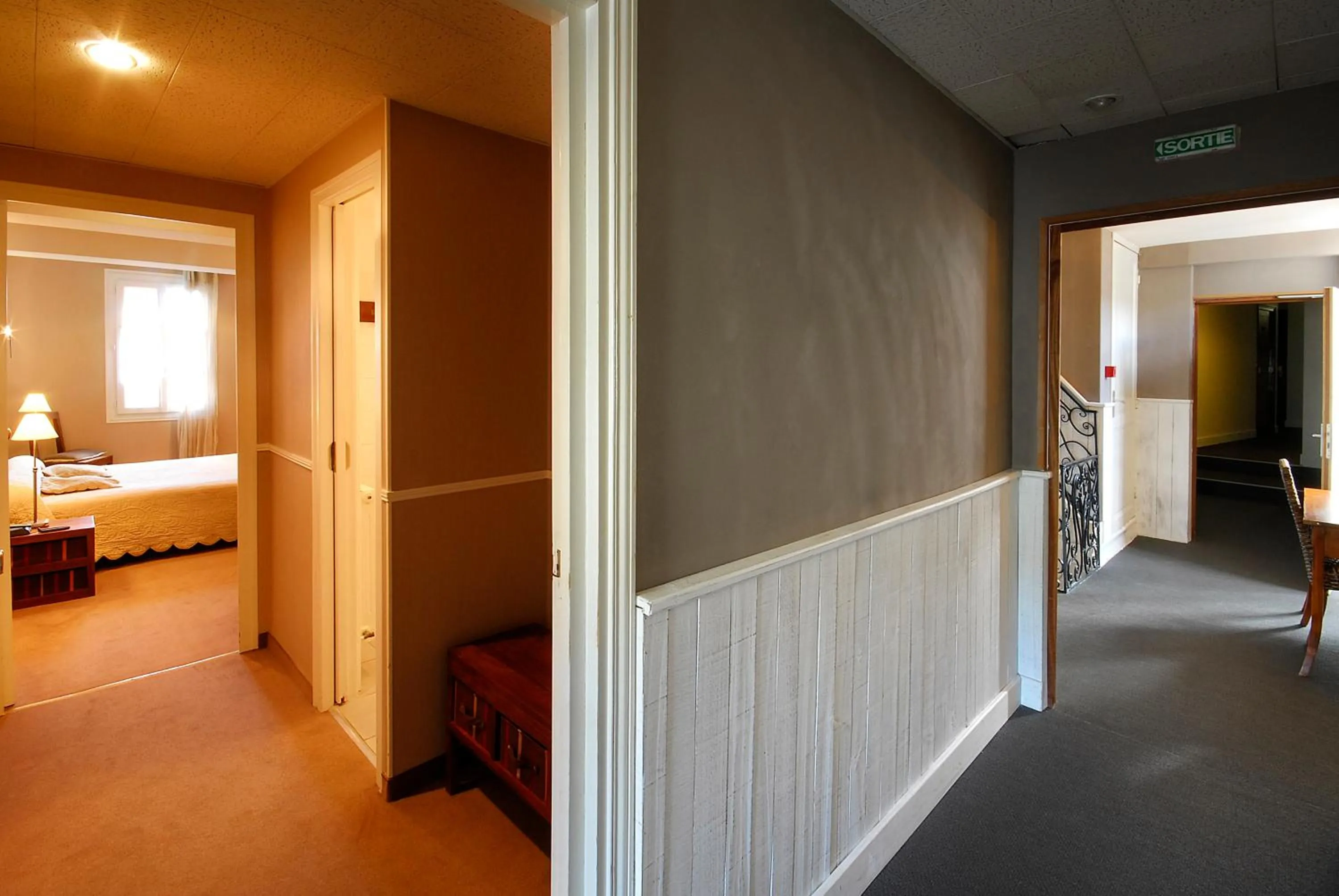 Photo of the whole room, Bed in Cit'Hotel des Messageries