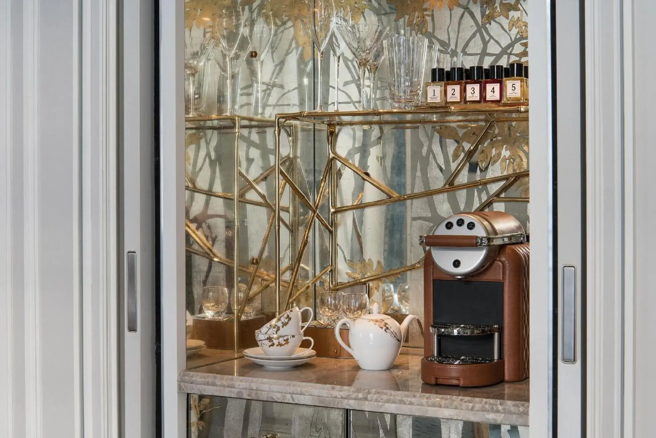 Suite Duc de Crillon in Hotel de Crillon Suite Duc de Crillon in Hotel de Crillon