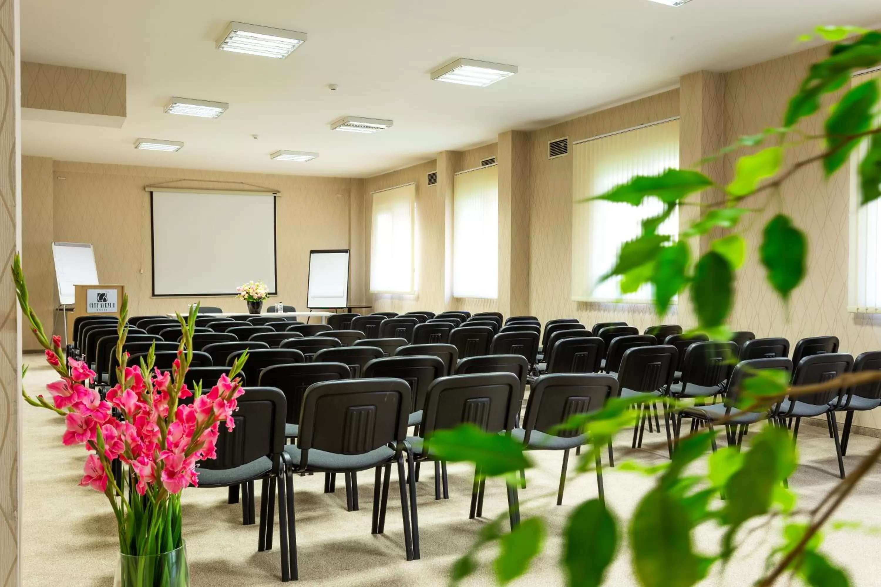 Business facilities in City Avenue Hotel