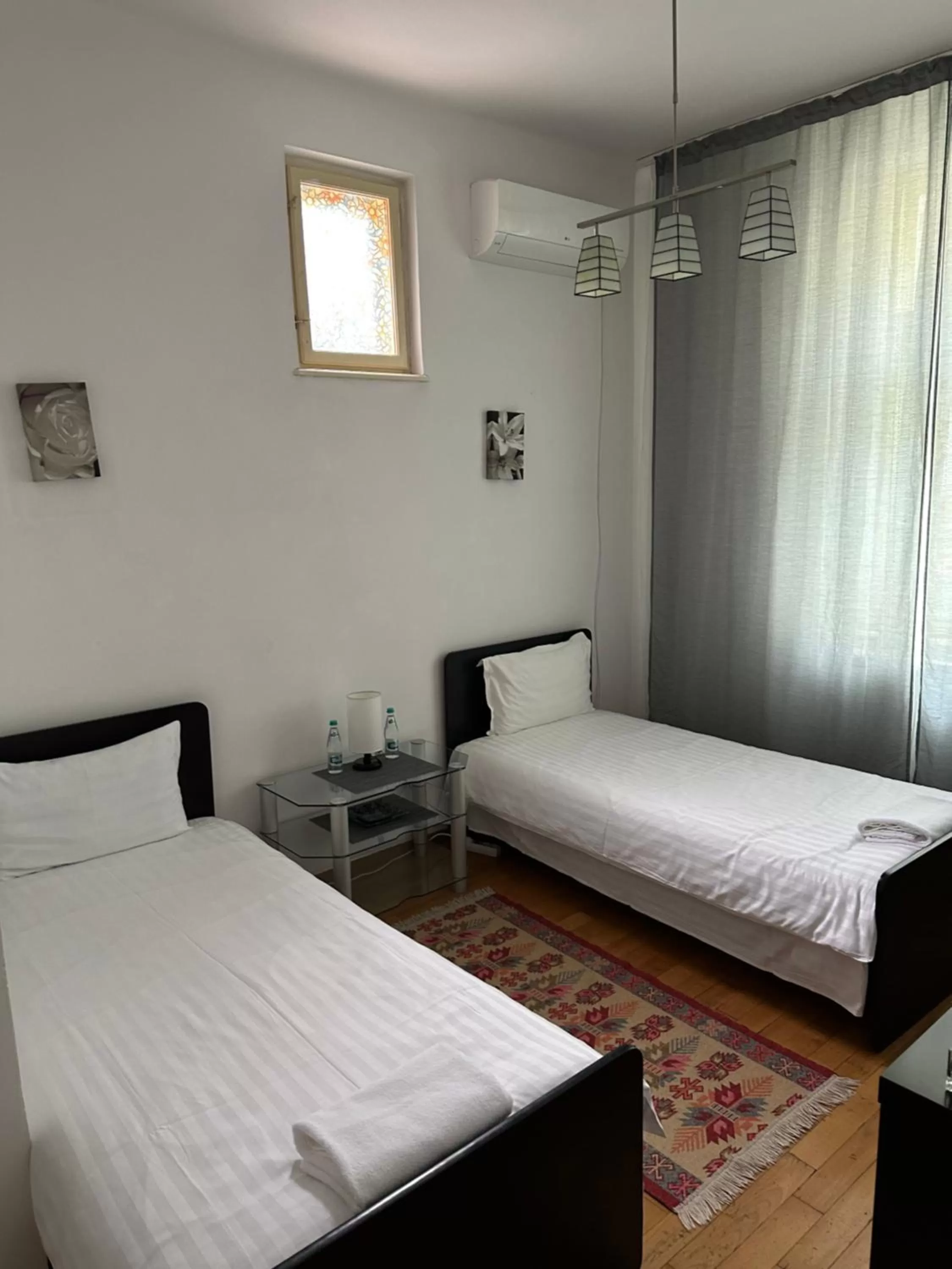 Bed in George&Dragon Rooms