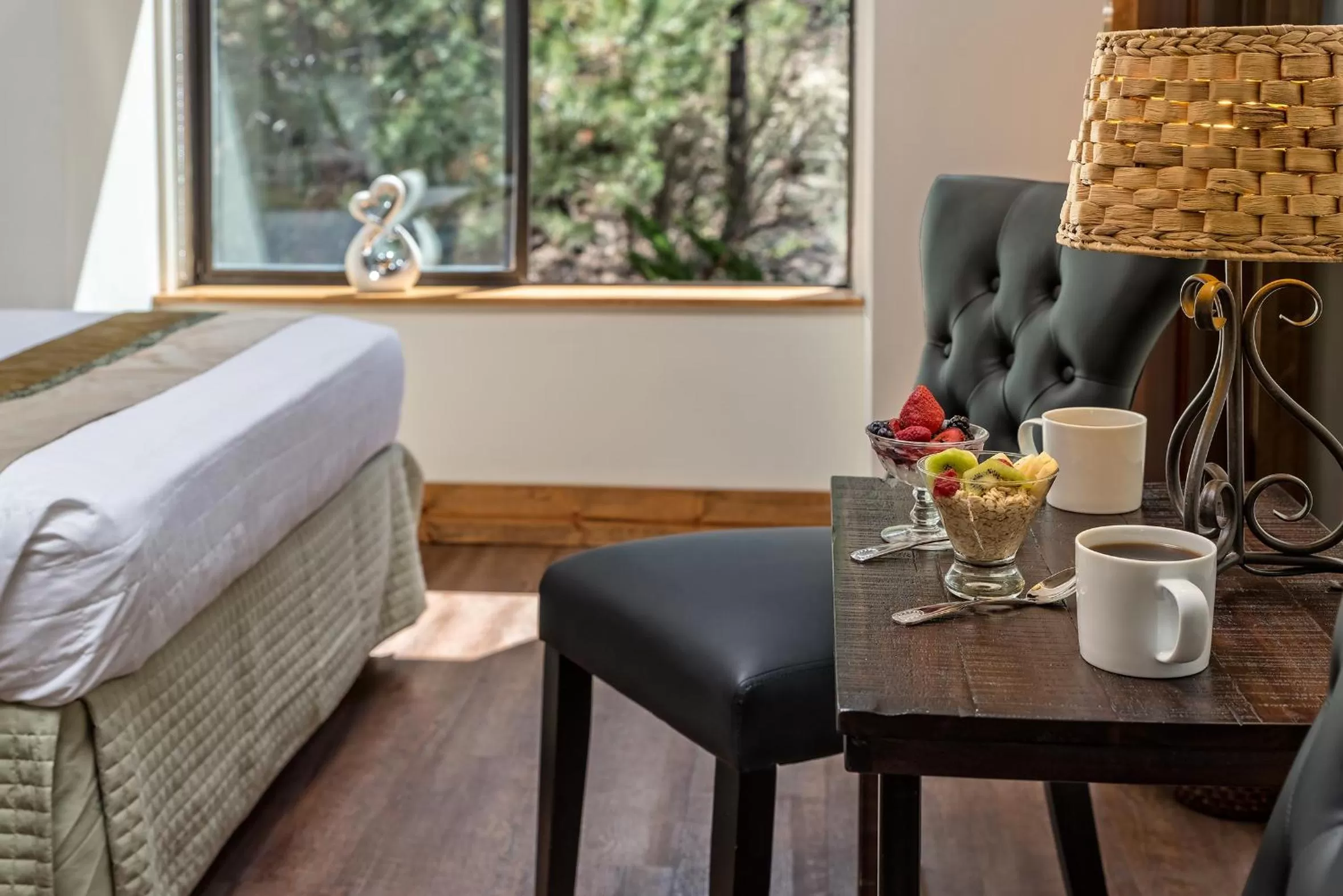 Seating area, Bed in Sheridan House Inn- Adult Only Accommodation