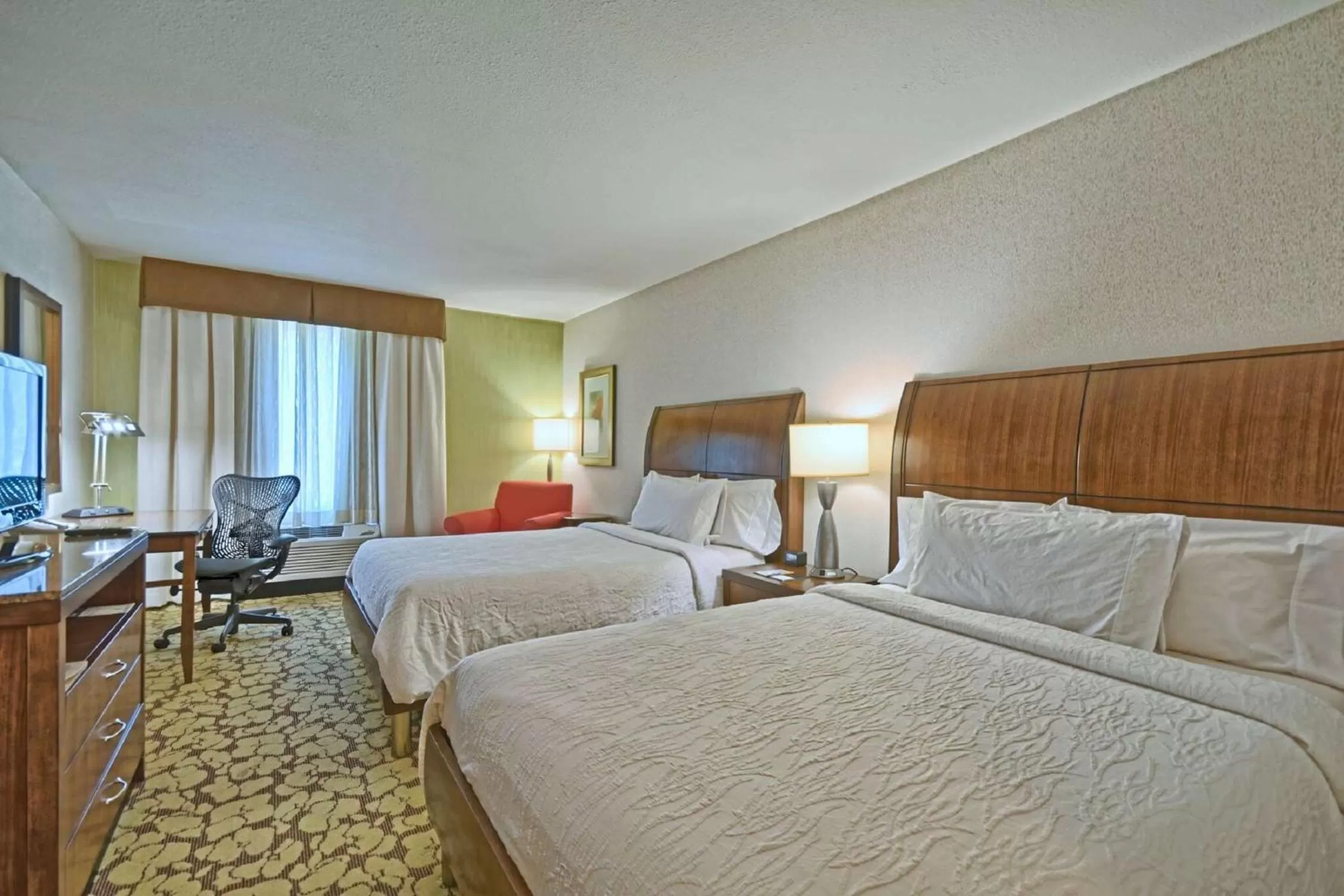 Bed in Hilton Garden Inn by Hilton Mount Laurel