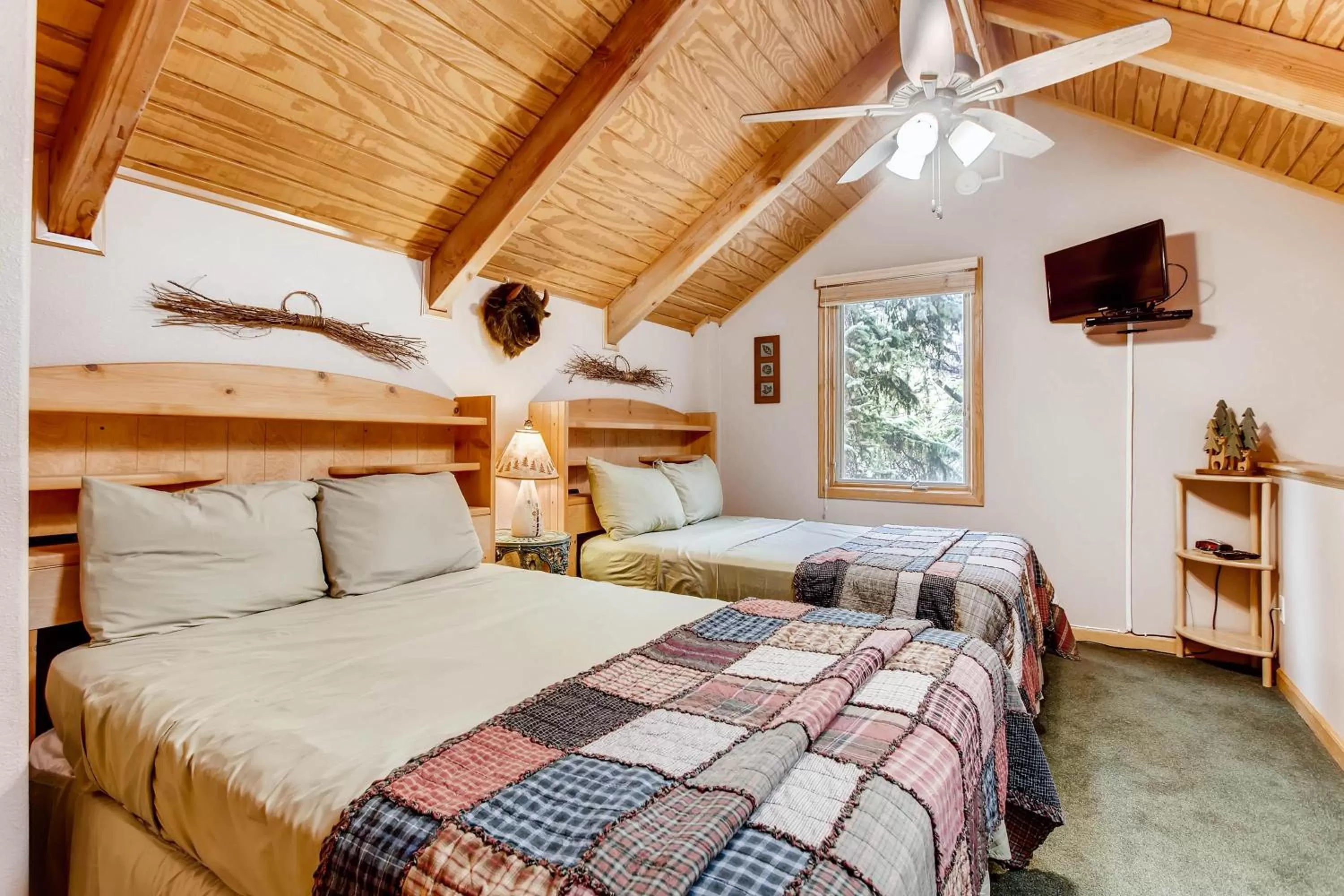 Bed in Estes Park Condos