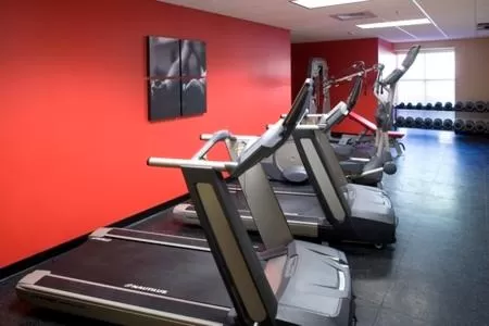 Fitness centre/facilities in Country Inn & Suites by Radisson, Sycamore, IL