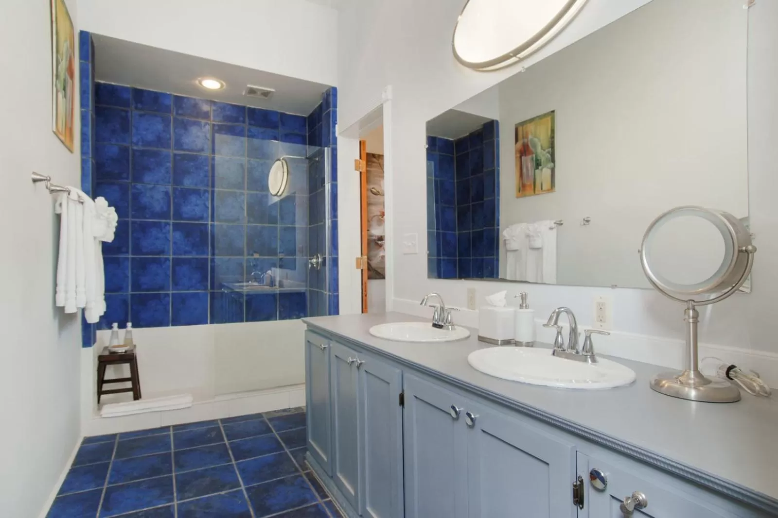 Shower in Auld Sweet Olive Bed and Breakfast