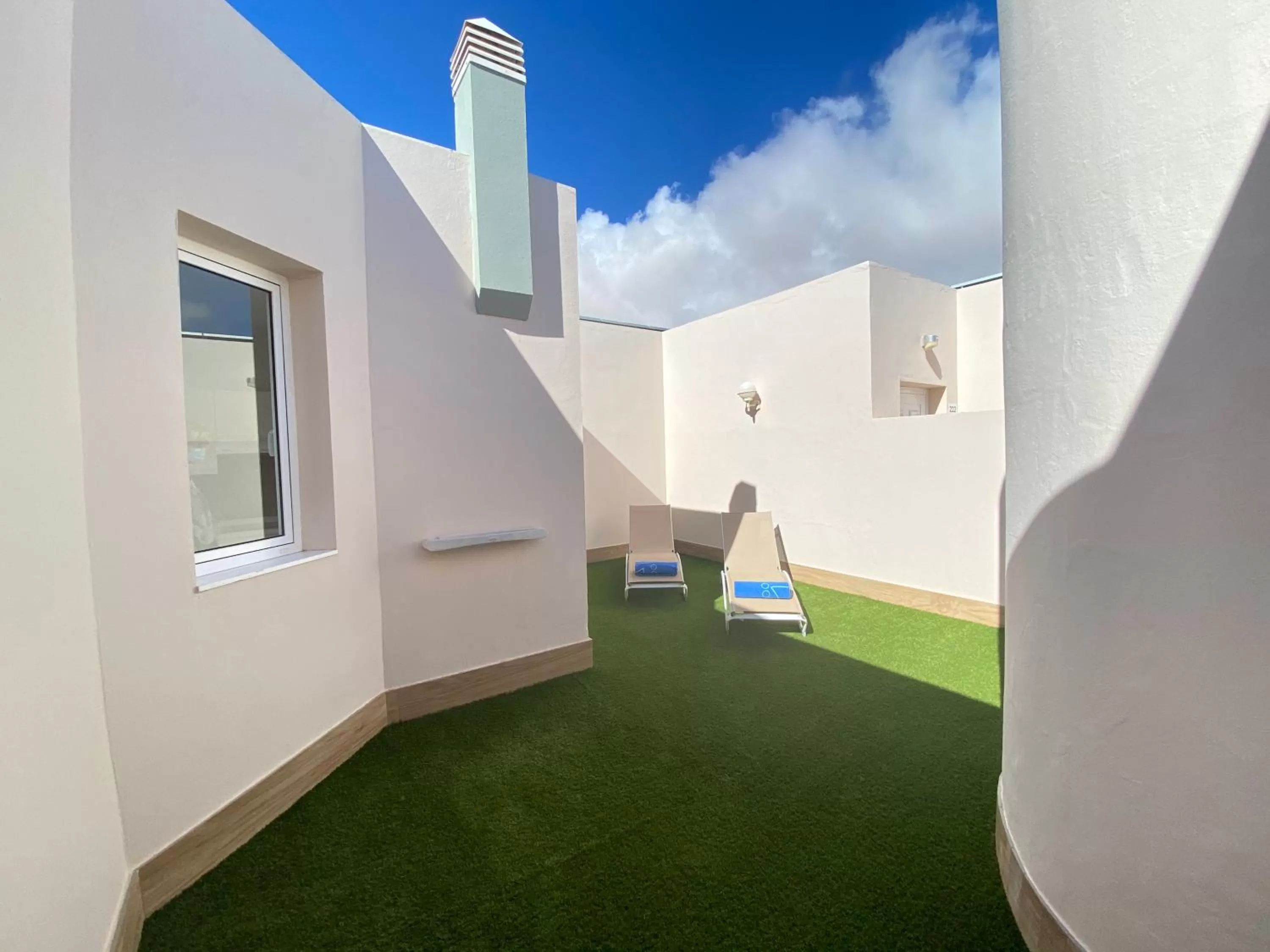 Patio in Hotel Esmeralda Maris by LIVVO