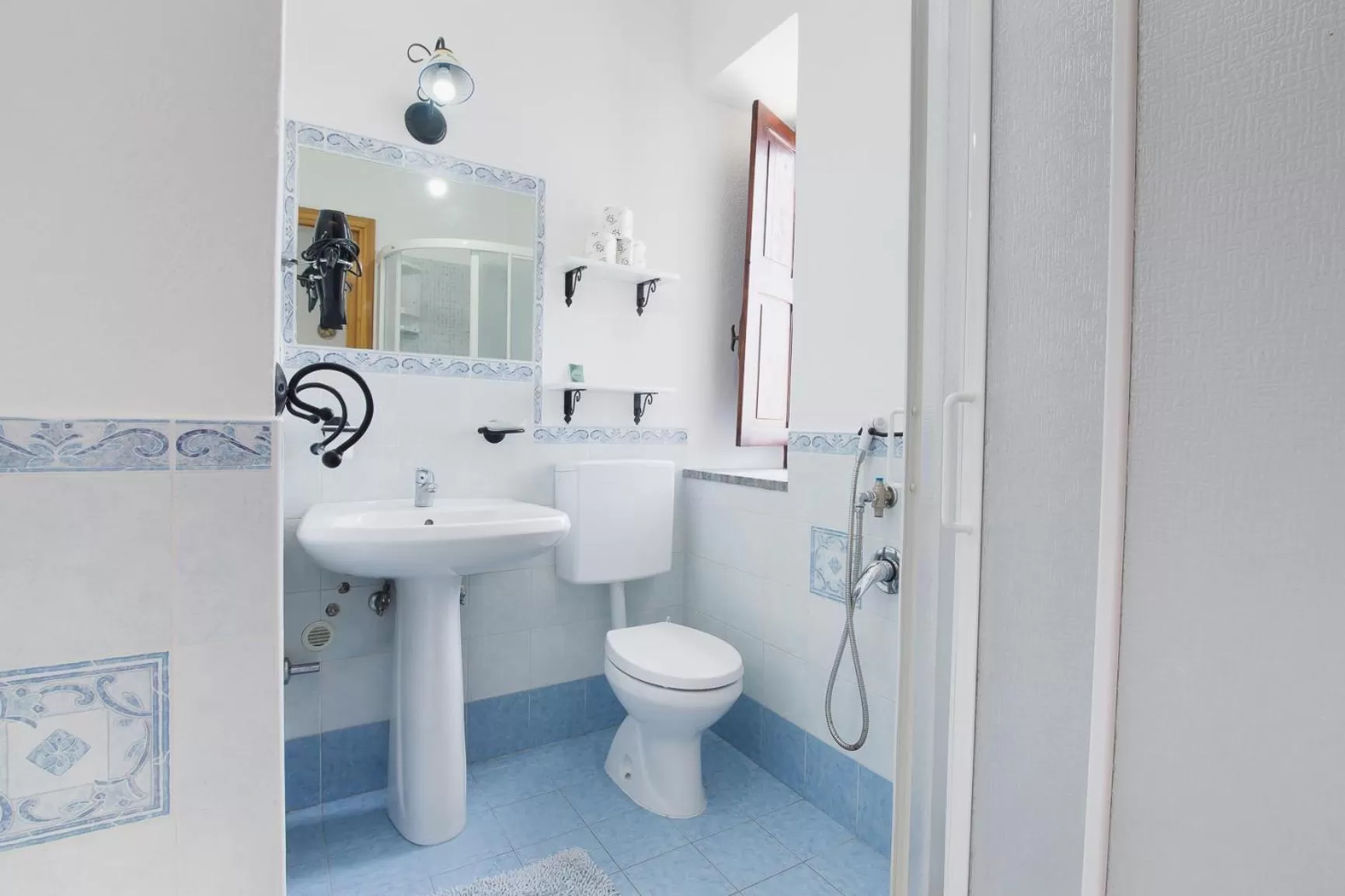 Toilet in Lo Nardo Accommodation