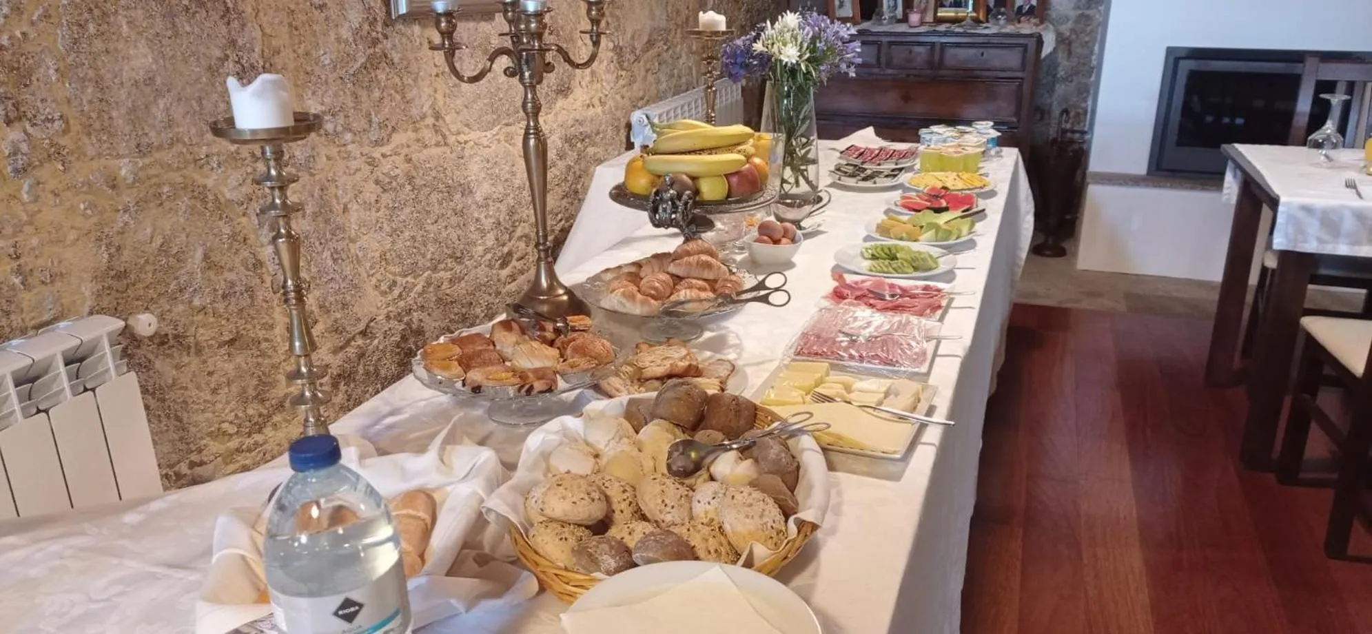 Breakfast in Hotel Rural Alves - BRAGA - Casa Alves de Torneiros
