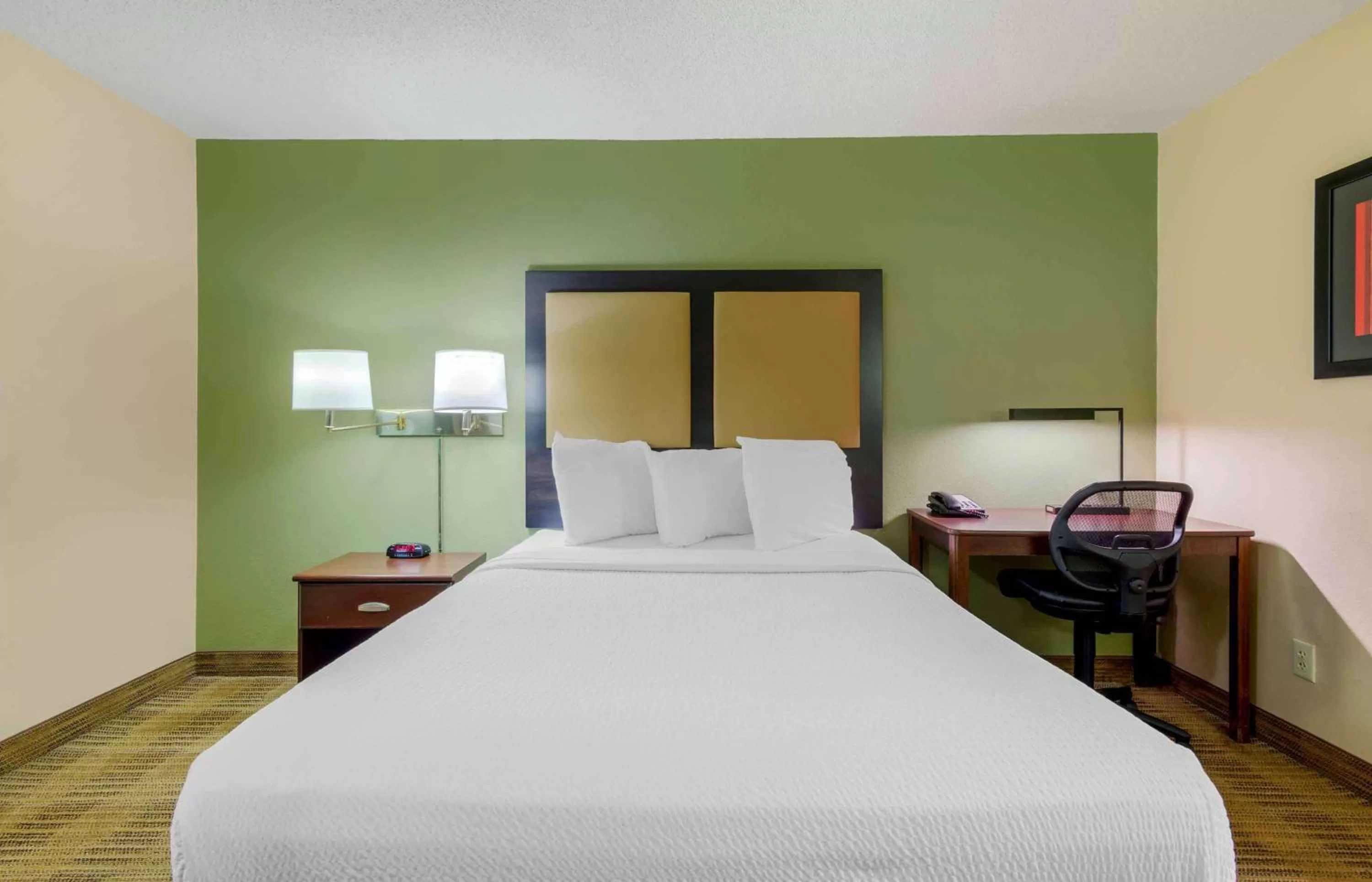 Queen Studio - Non-Smoking in Extended Stay America Select Suites - Atlanta - Alpharetta - Rock Mill Rd
