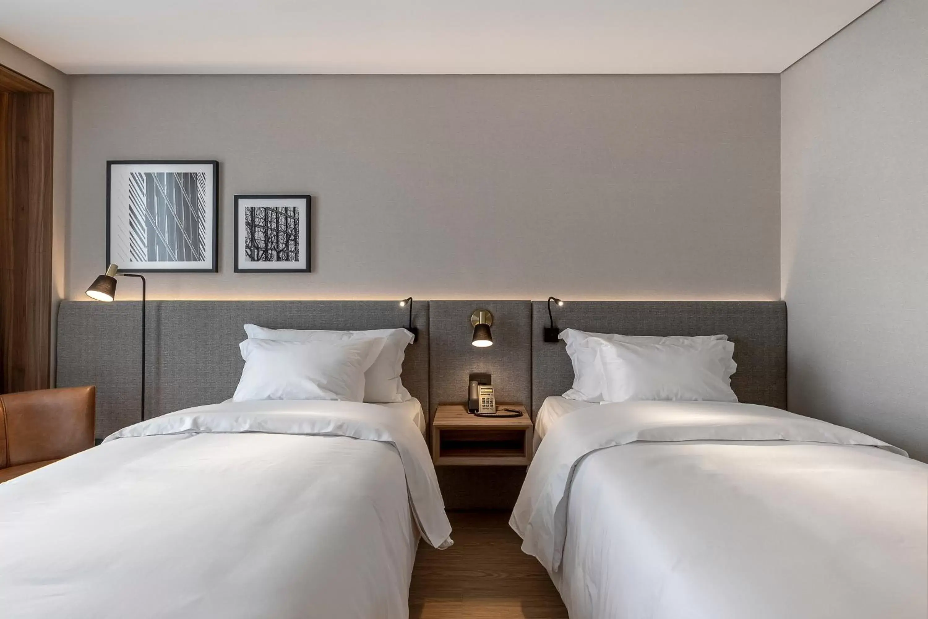 Superior Twin Room with Partial Sea View in LK Design Hotel Florianópolis Superior Twin Room with Partial Sea View in LK Design Hotel Florianópolis