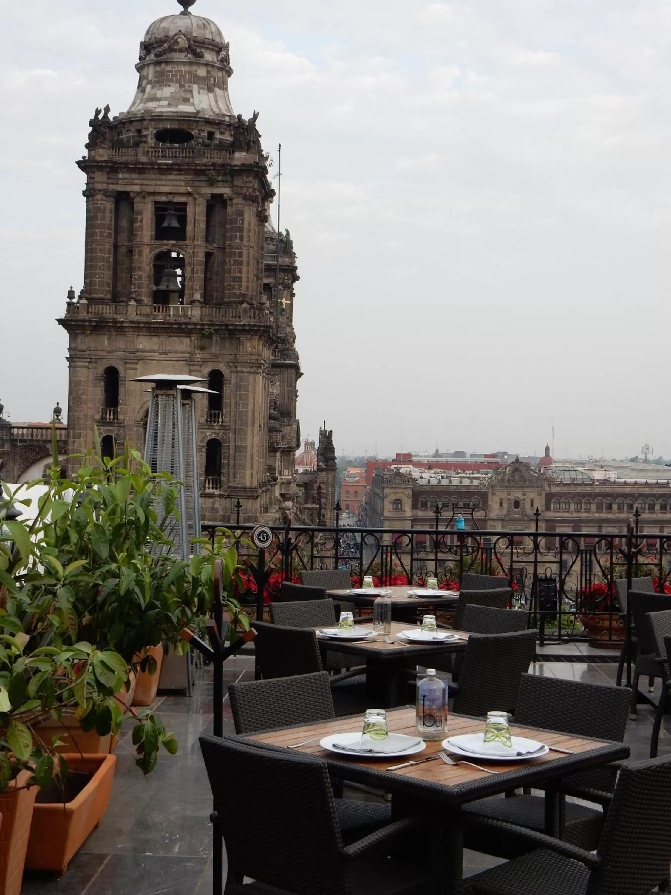 Restaurant/places to eat in Zocalo Central & Rooftop Mexico City