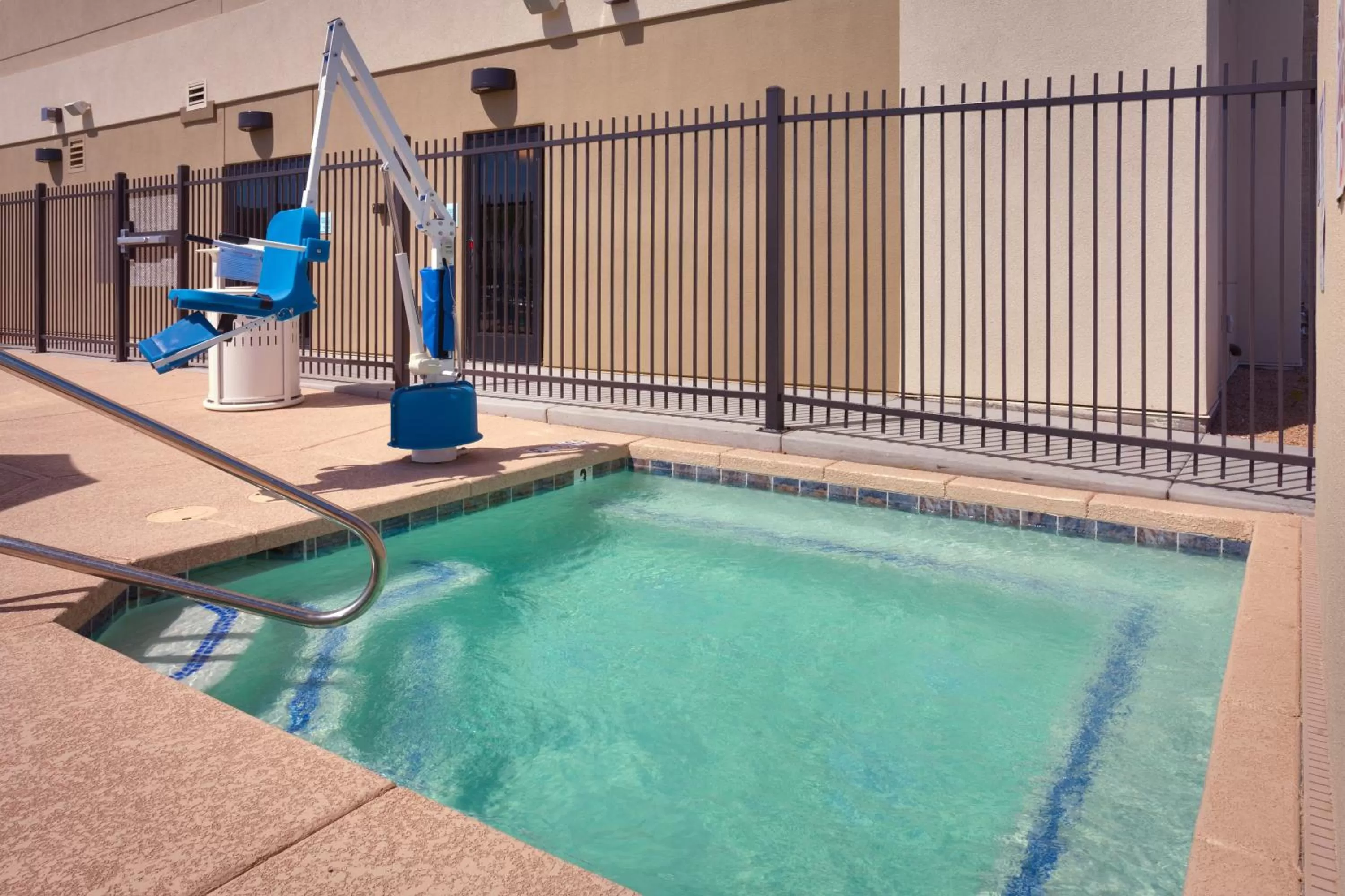 Swimming pool in Holiday Inn Express & Suites Phoenix West - Buckeye by IHG