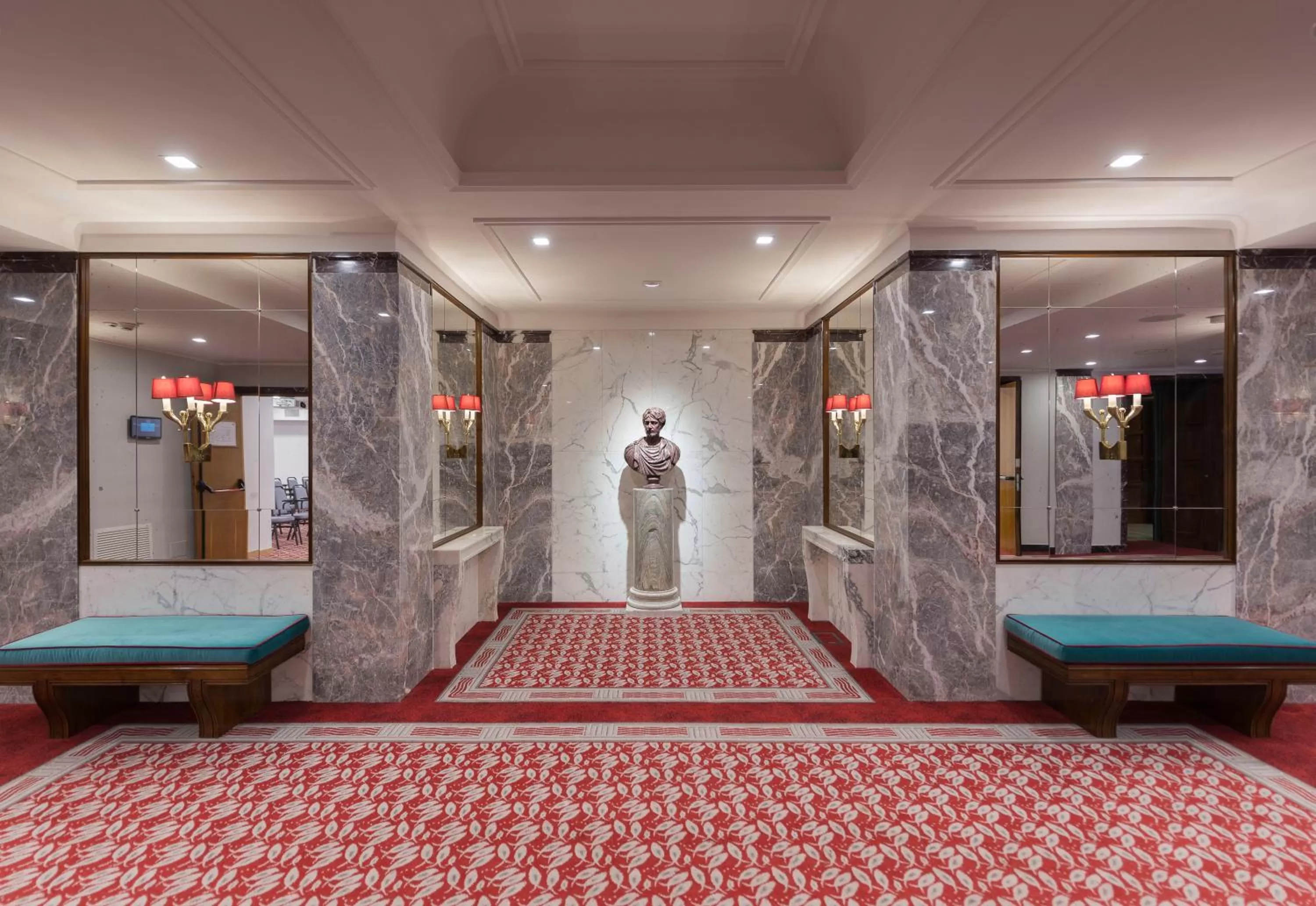 Business facilities in Bettoja Hotel Mediterraneo