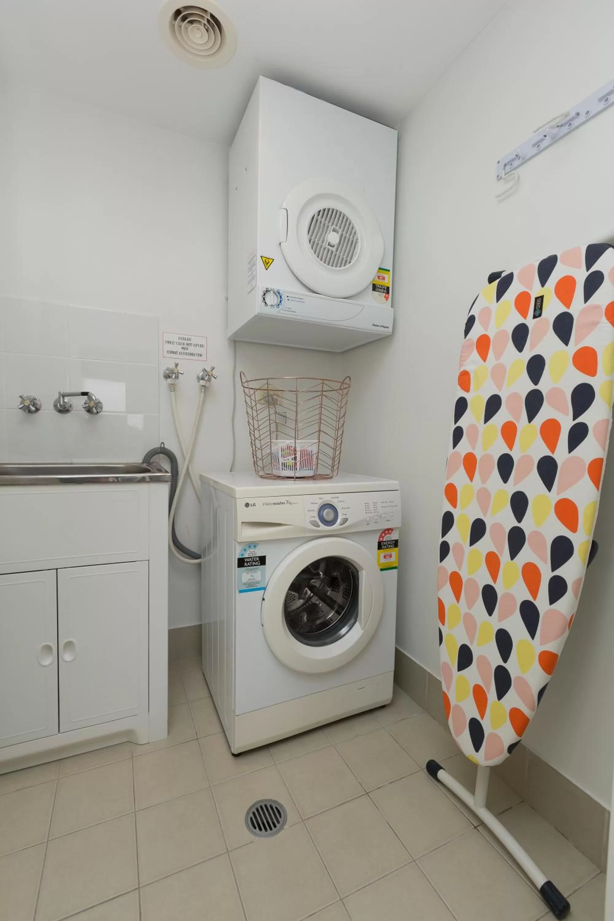 Photo of the whole room in Sevan Apartments Forster