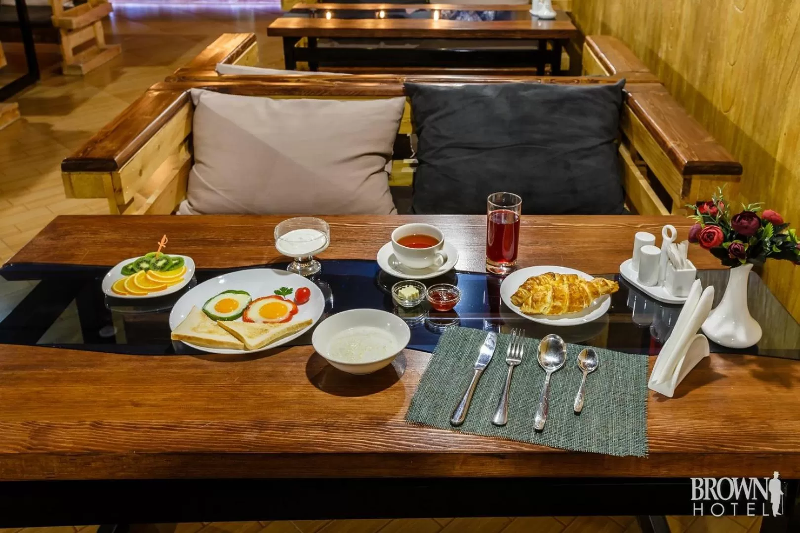 Breakfast in Brown Hotel