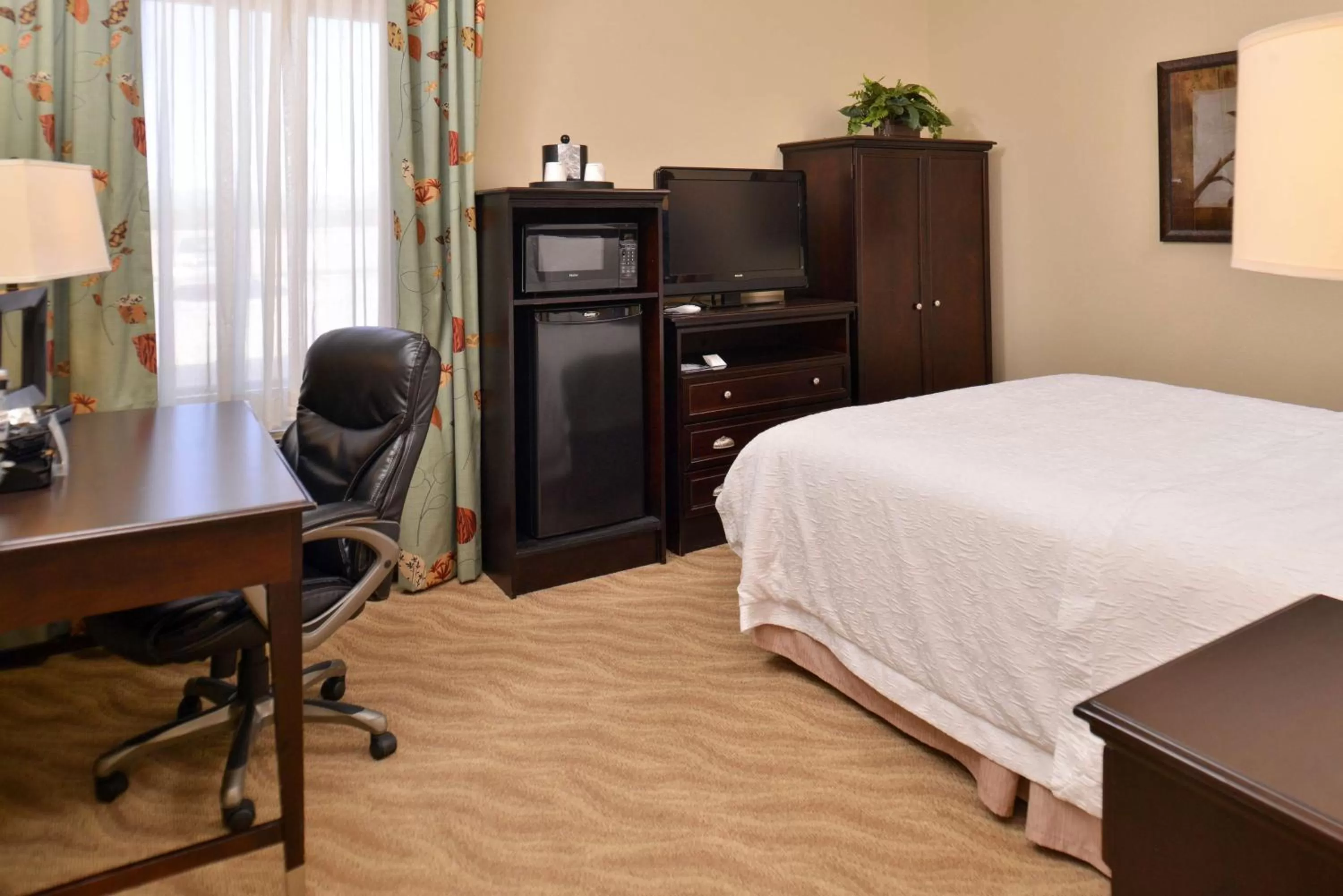 Bed in Hampton Inn Van Horn