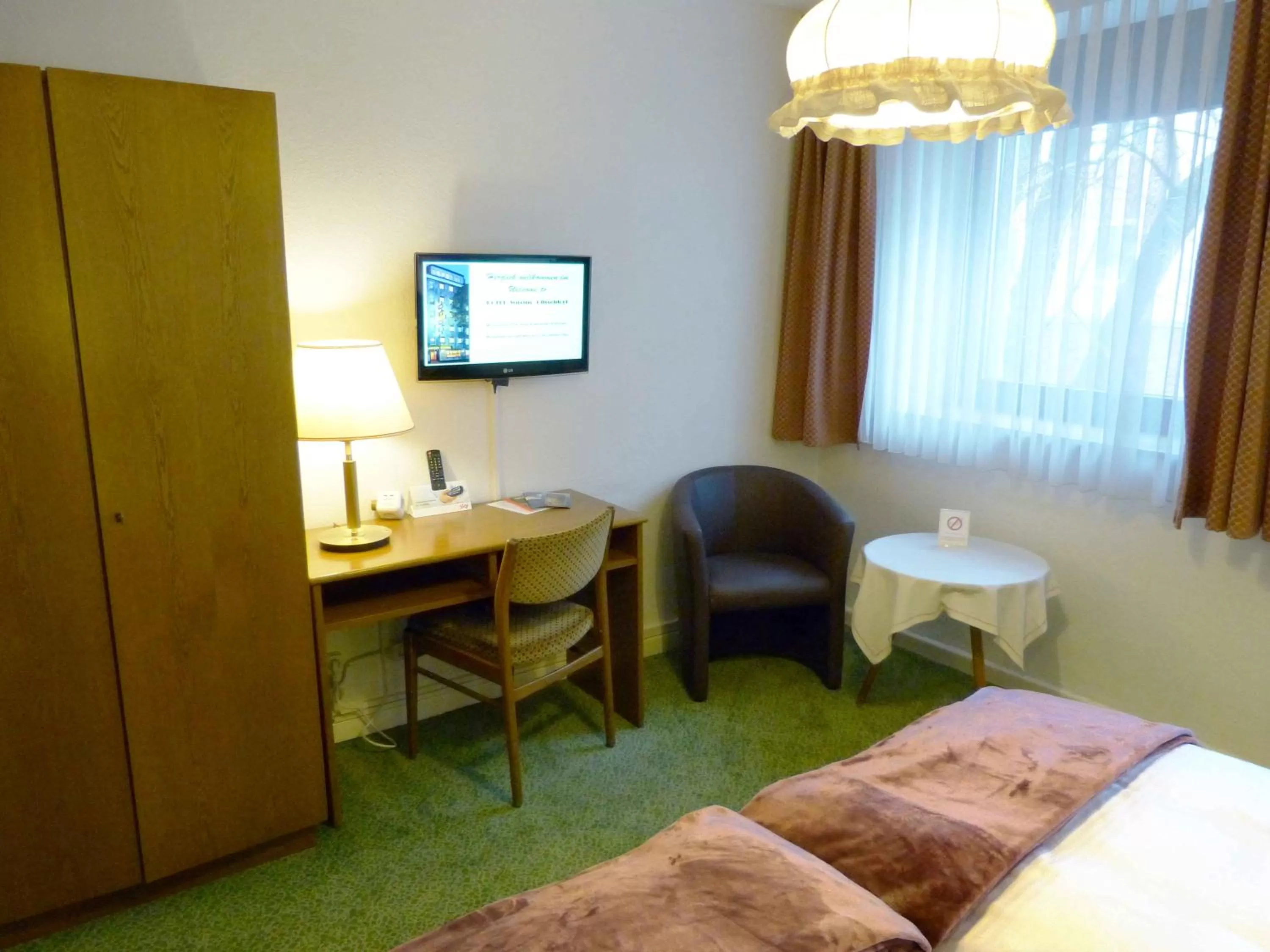 TV and multimedia, Bed in Hotel Wurms