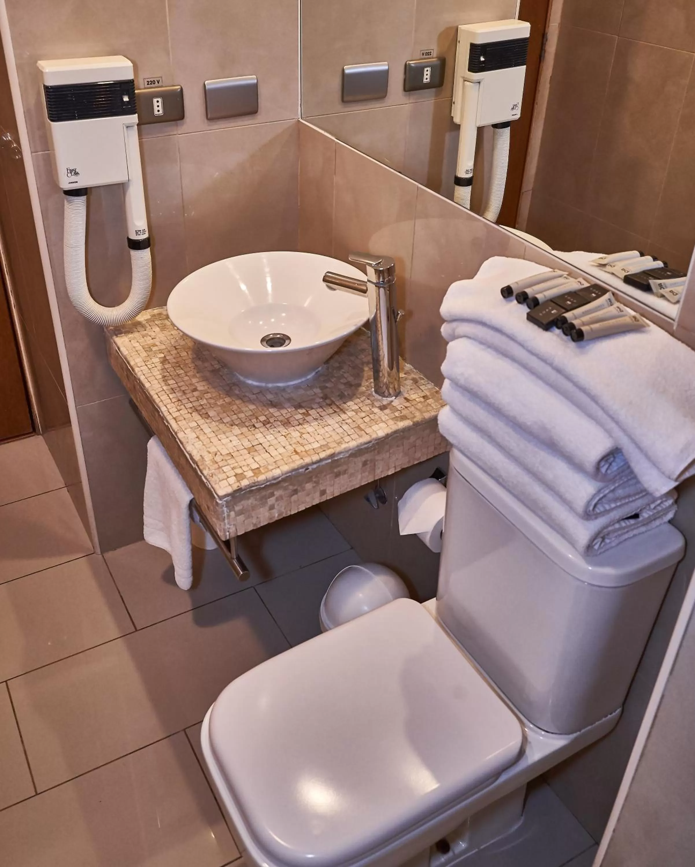 Bathroom in RQ Santiago