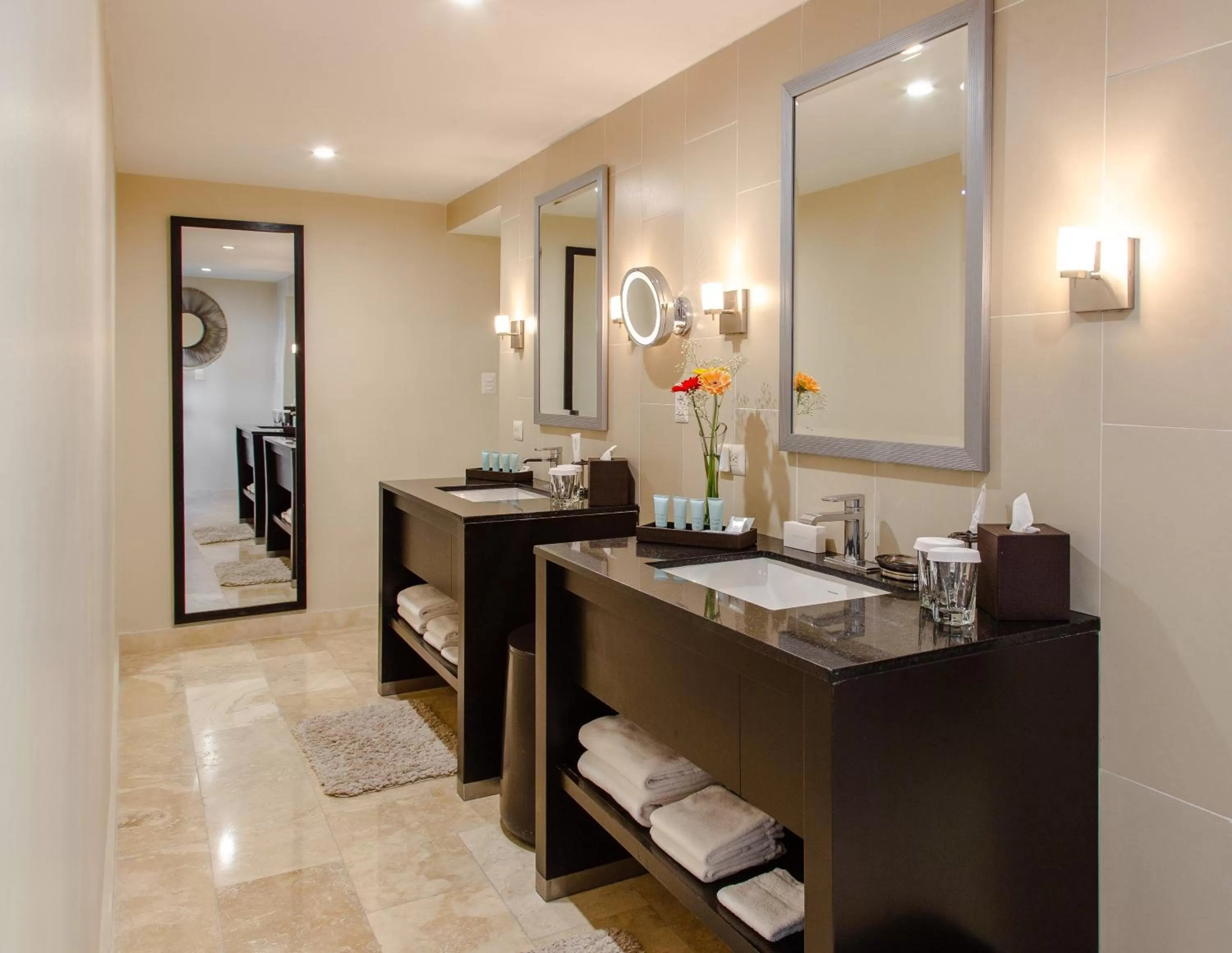 Photo of the whole room in Hilton San Salvador