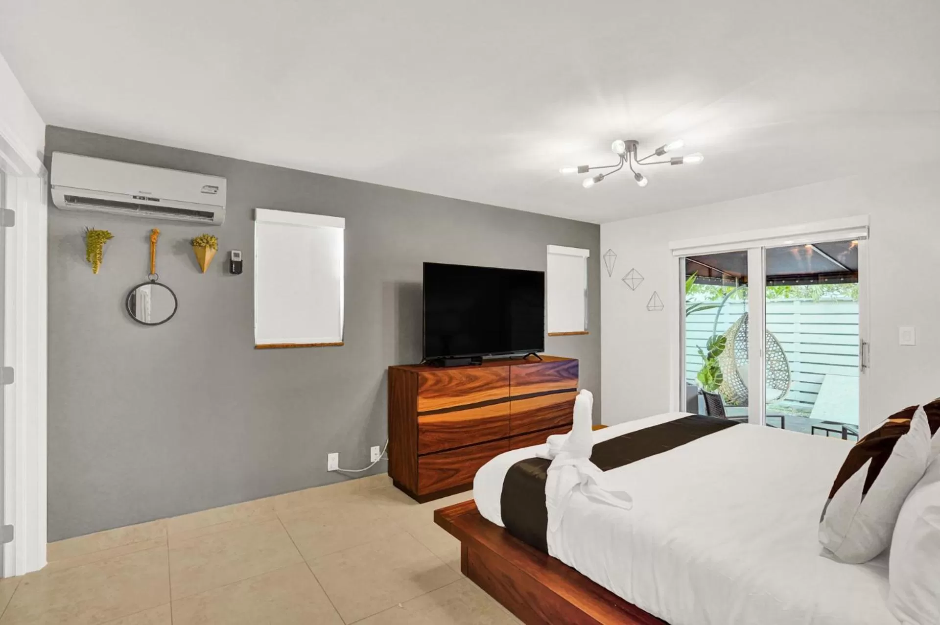 Other, Bed in RA suites