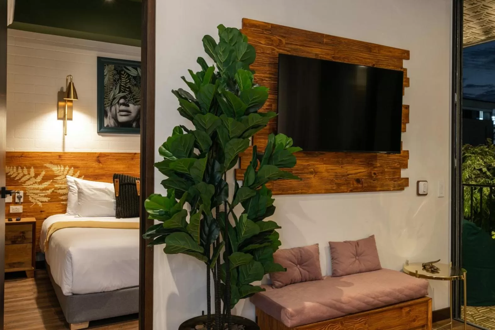 TV and multimedia, Bed in Celestino Boutique Hotel