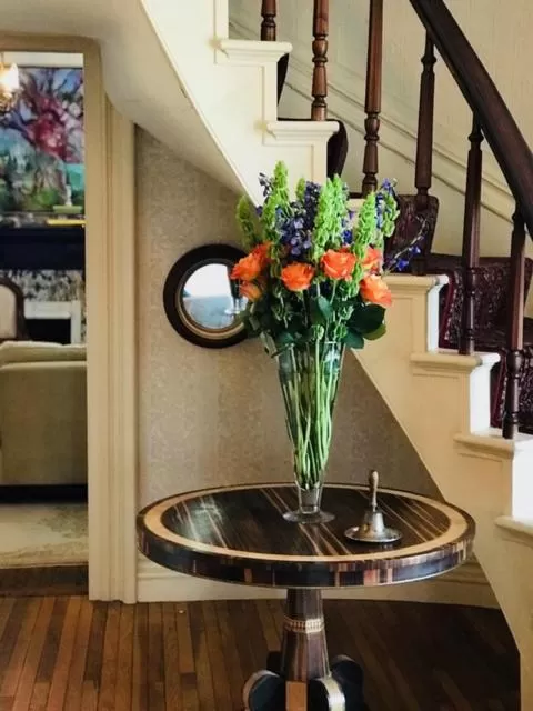 Kitchen/Kitchenette in Elmwood 1820 Bed & Breakfast Inn