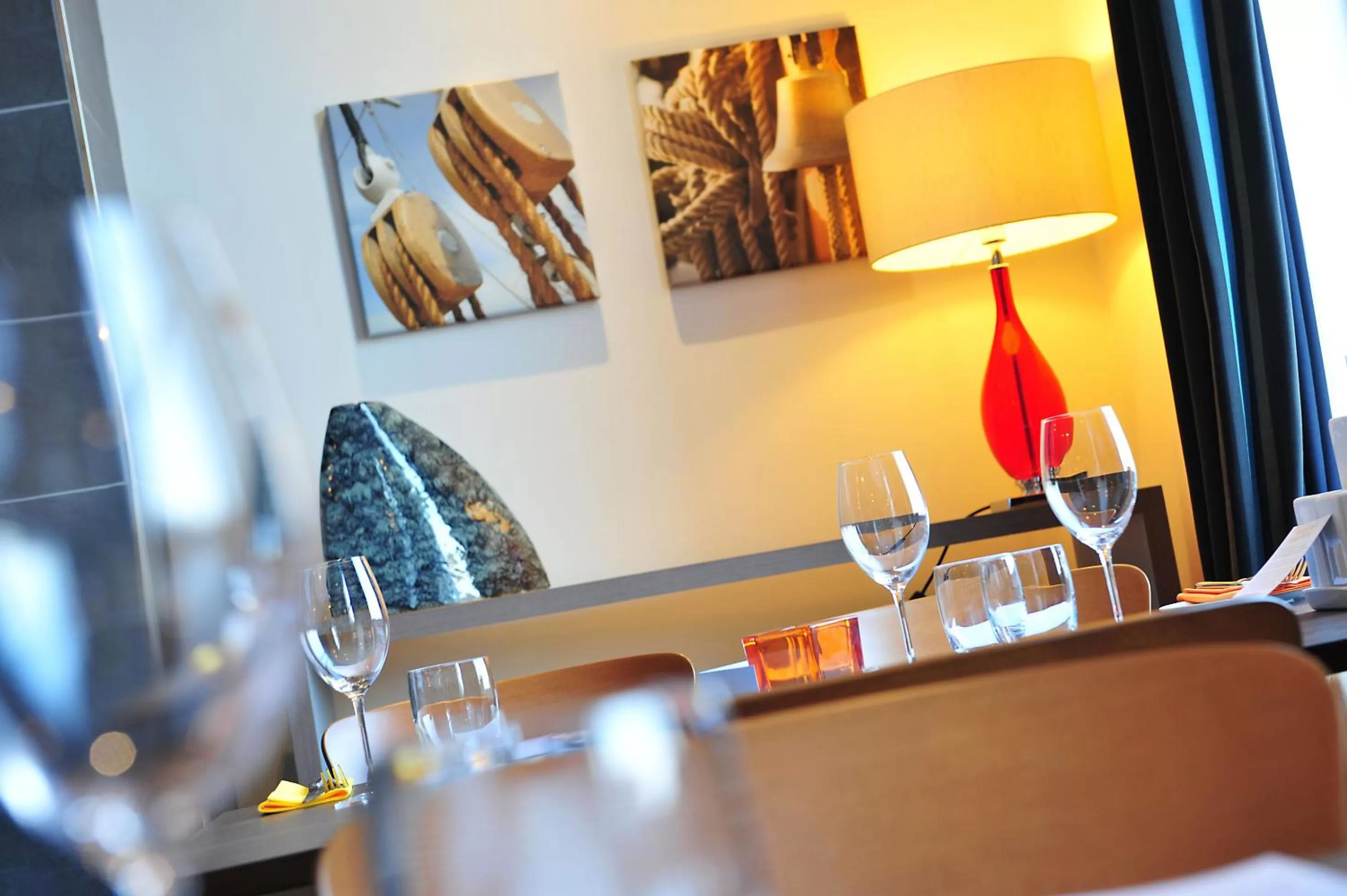 Restaurant/places to eat in The White Lion Hotel