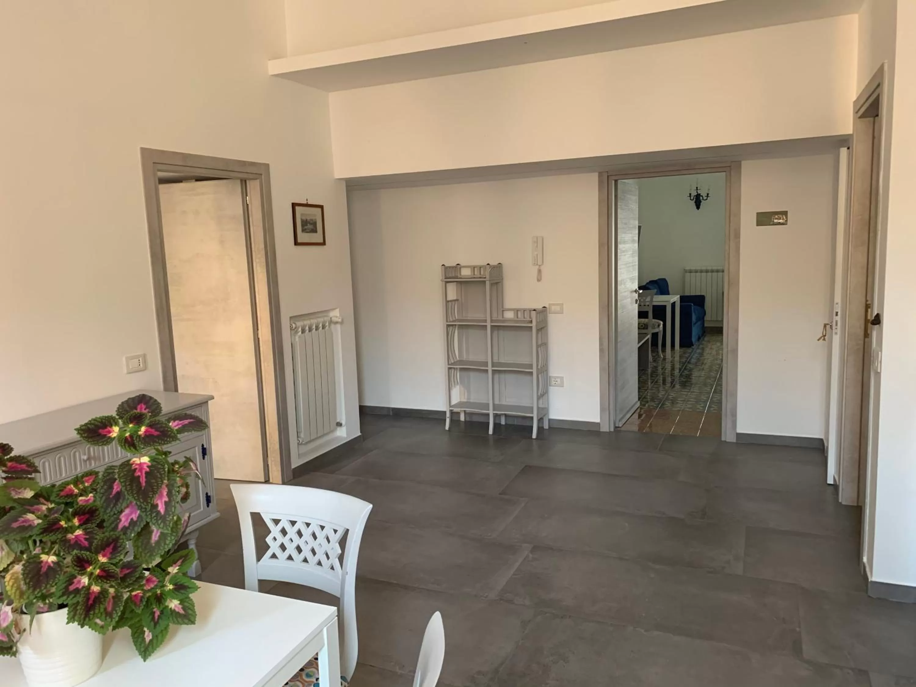 Seating area in Specchio di Parthenope B&B