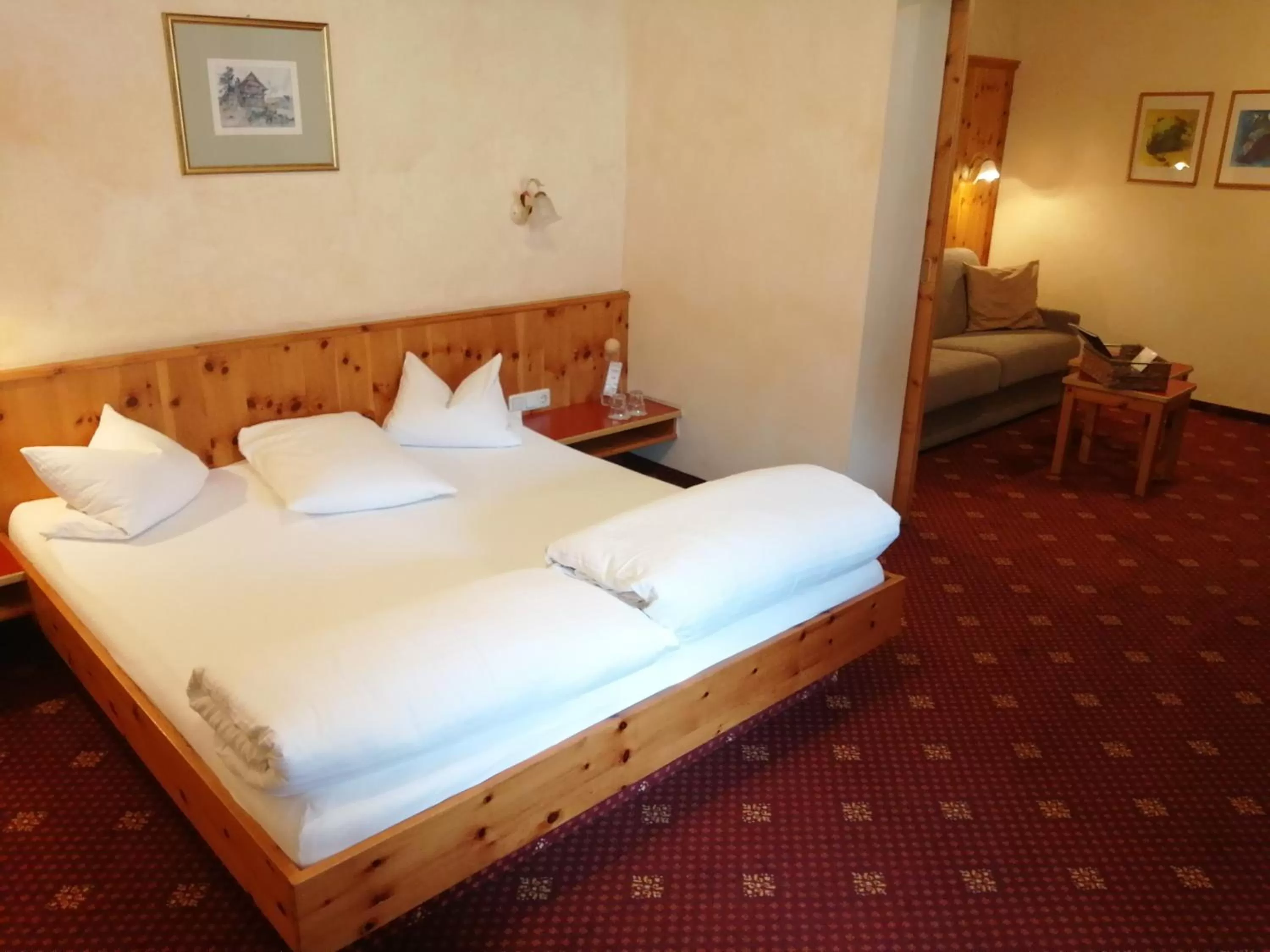 Photo of the whole room, Bed in Hotel Enzian