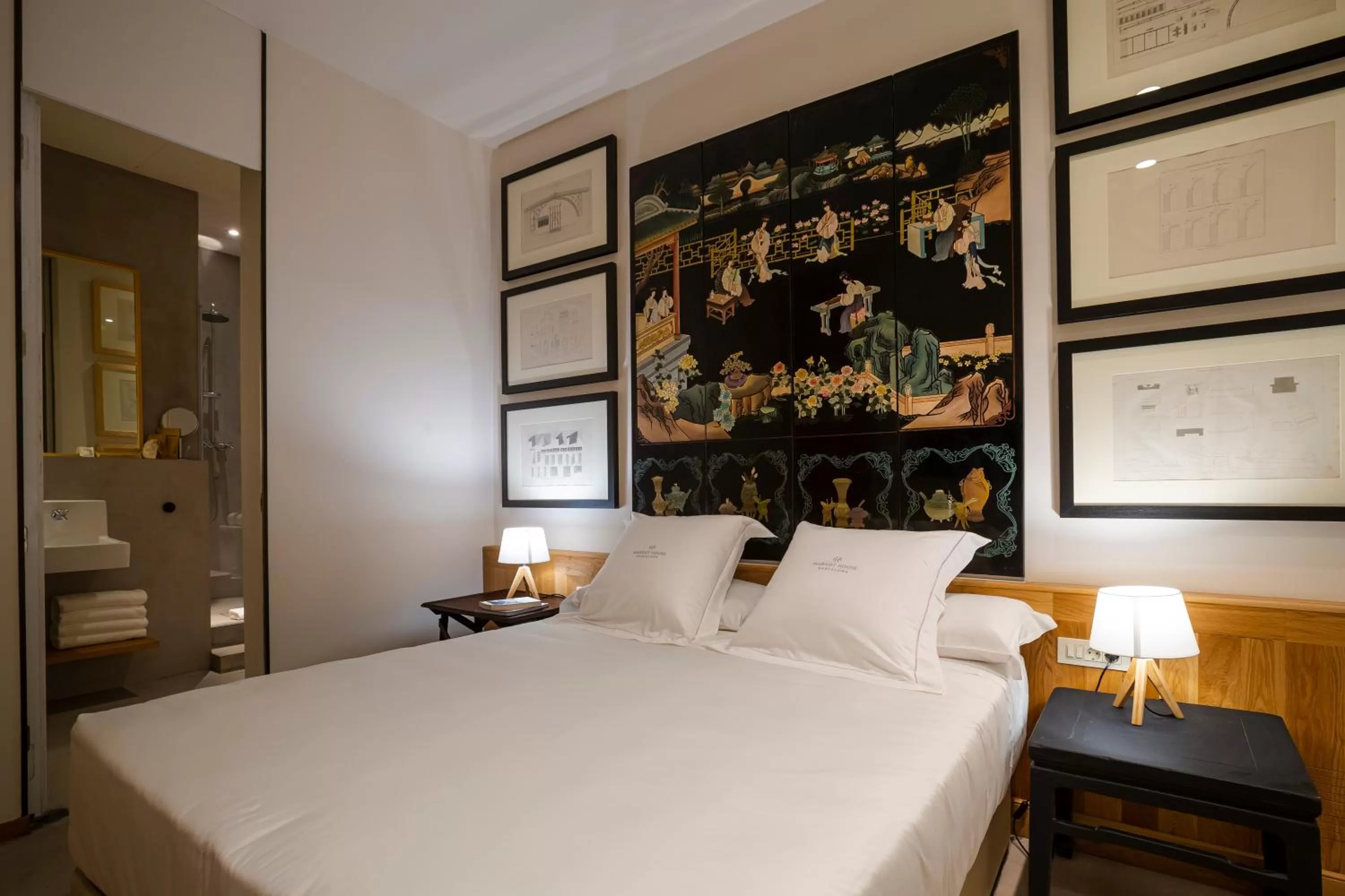 Photo of the whole room, Bed in Hotel Margot House Barcelona