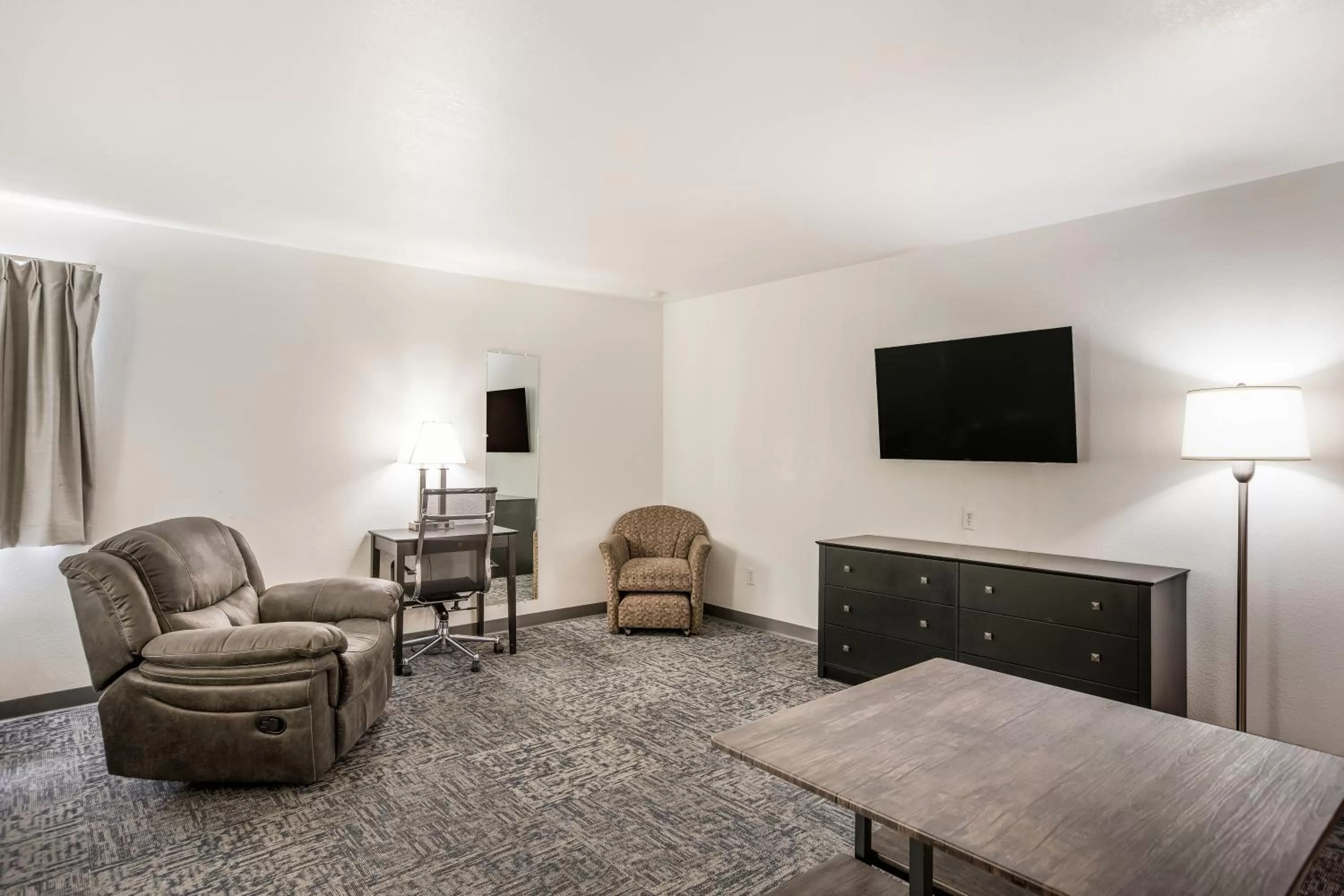 Seating area in Americas Best Value Inn & Suites-Birch Run