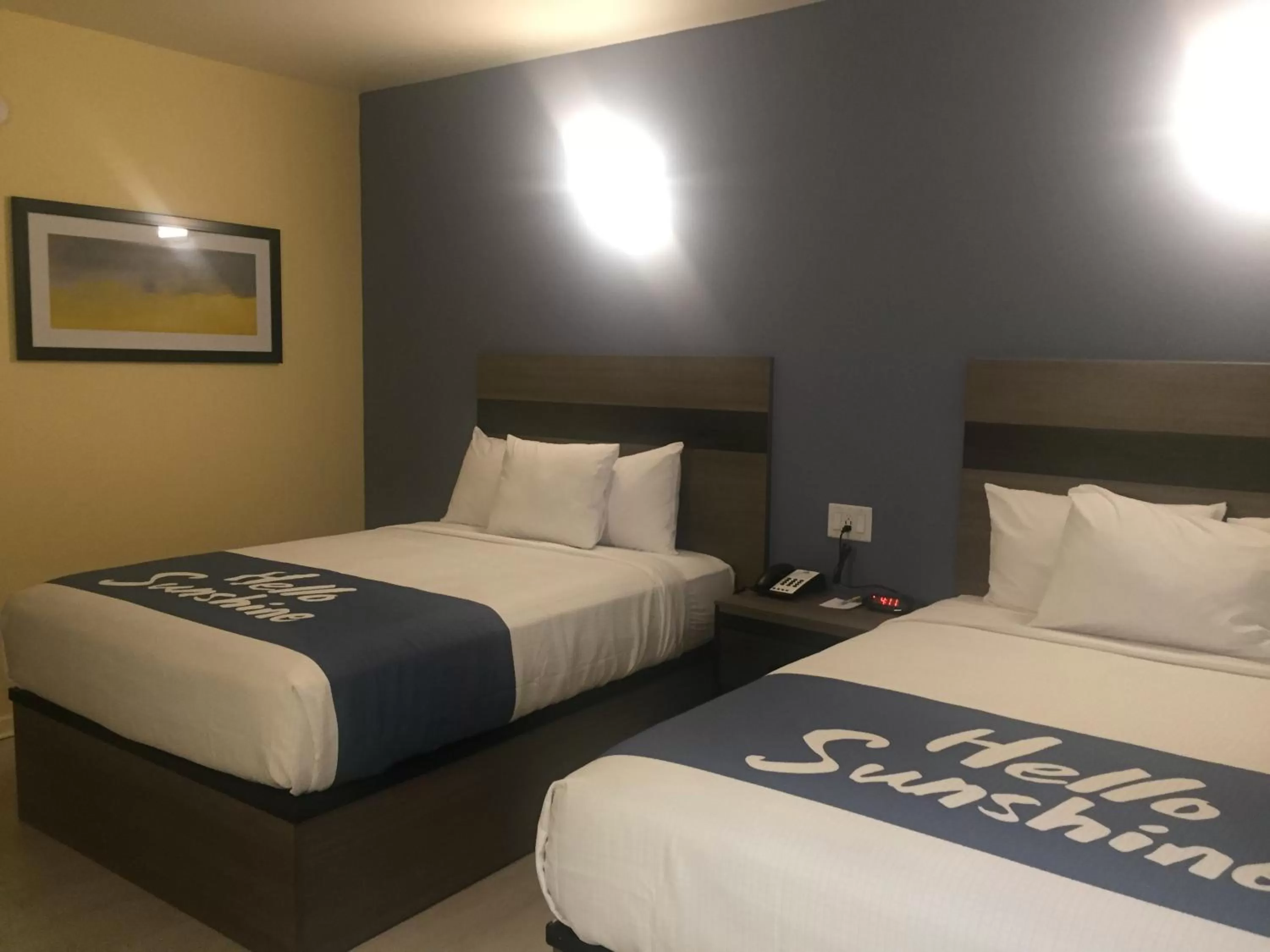 Photo of the whole room, Bed in Days Inn by Wyndham Freeport