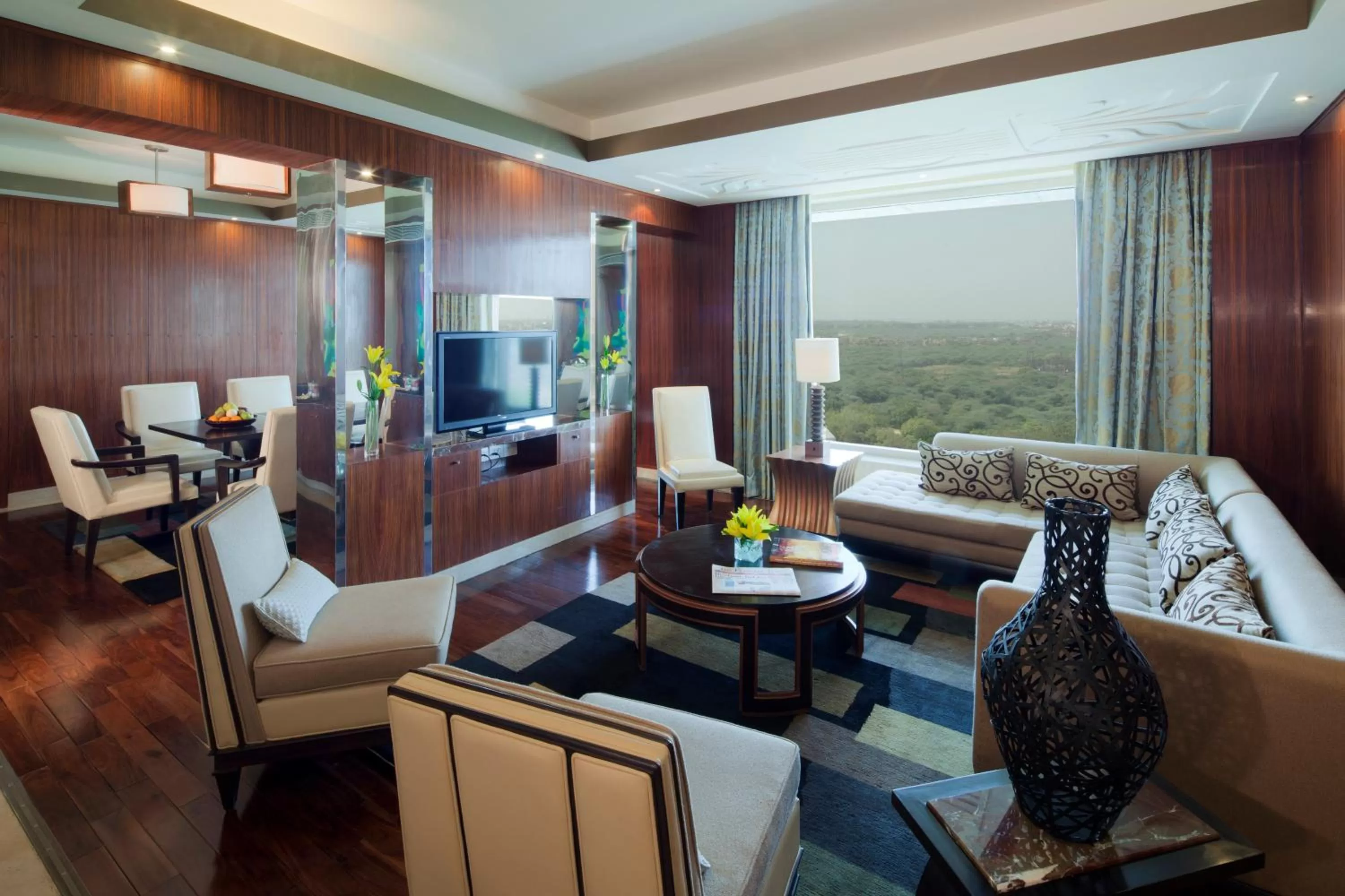 Photo of the whole room in Crowne Plaza New Delhi Okhla by IHG