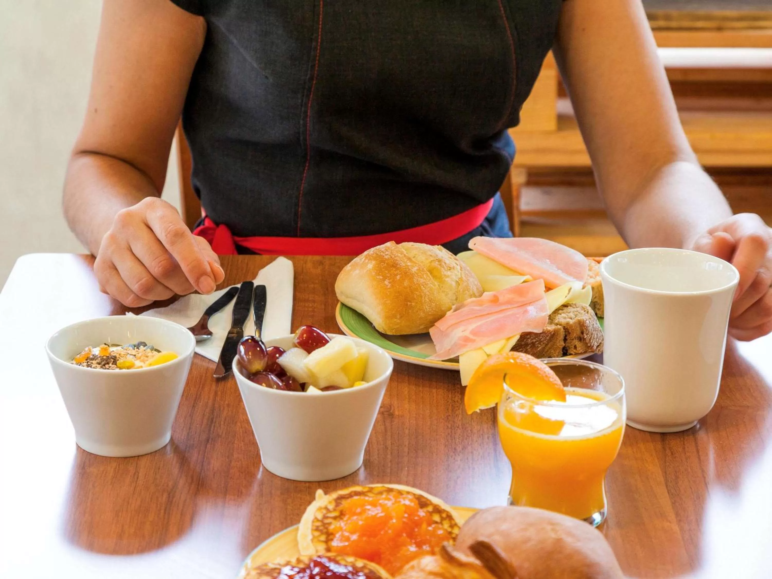 Restaurant/places to eat in Hotel ibis Lisboa Jose Malhoa