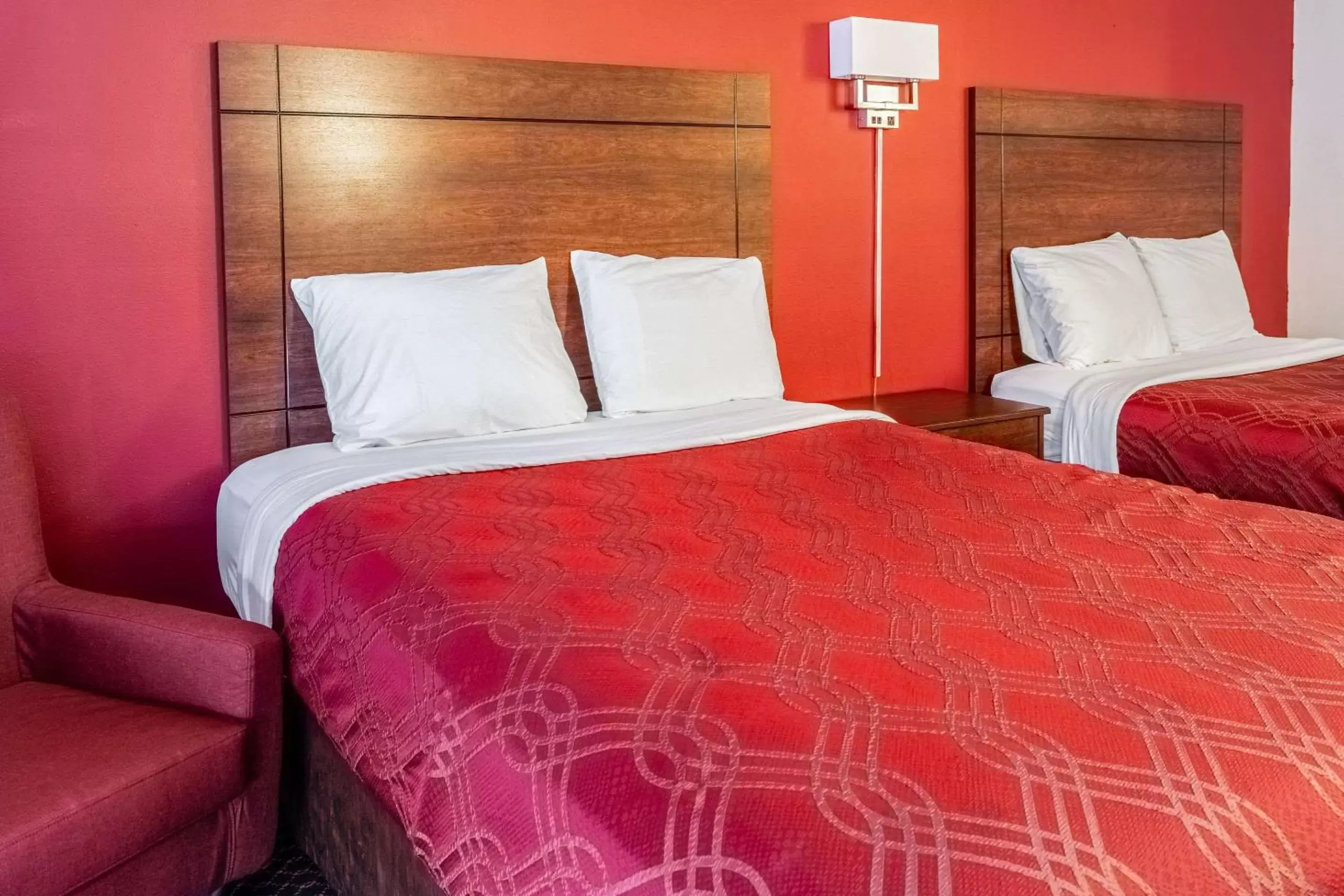 Queen Room with Two Queen Beds - Non-Smoking in Econo Lodge Prineville Queen Room with Two Queen Beds - Non-Smoking in Econo Lodge Prineville