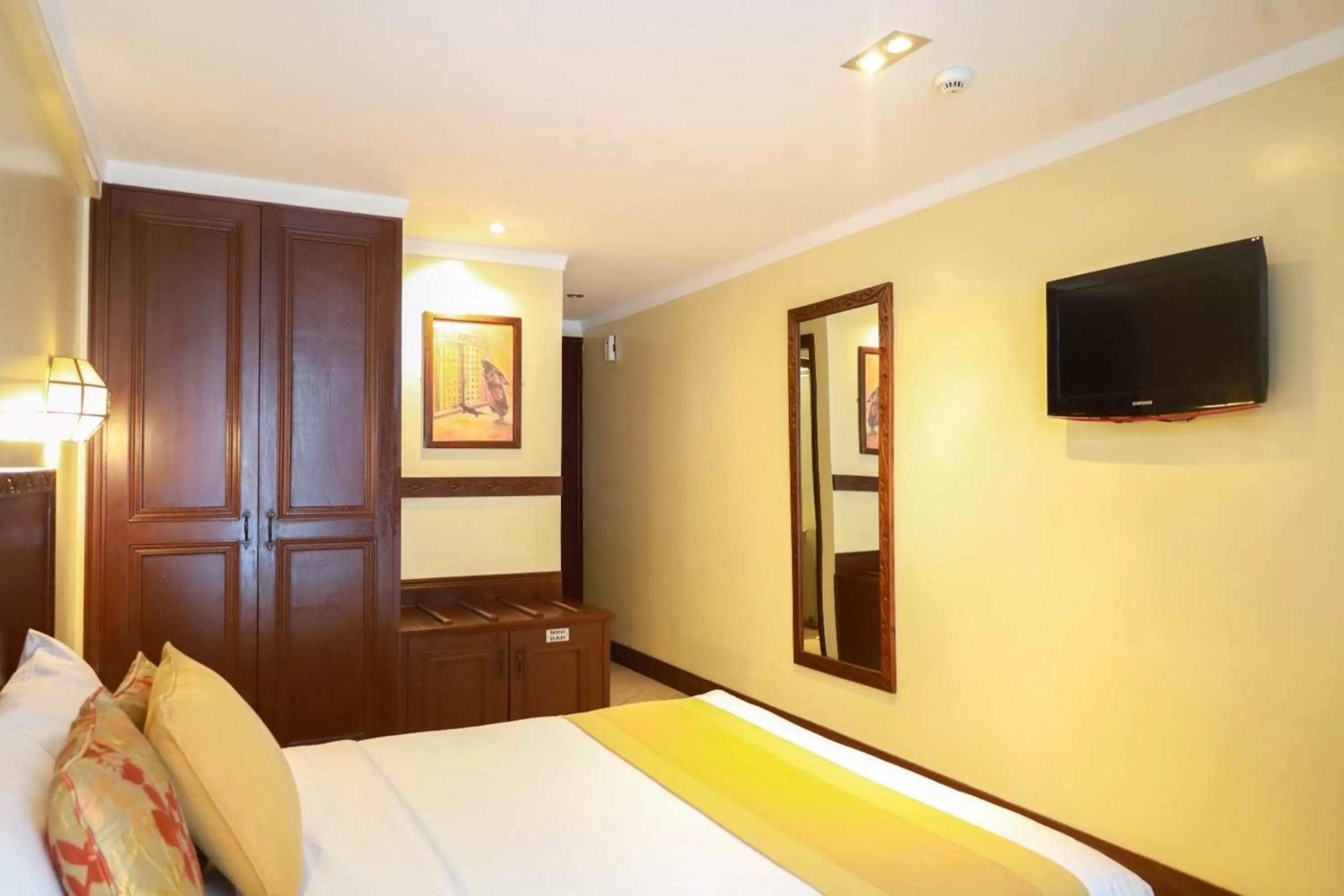 Bedroom, Bed in The Heron By Sarovar Portico India
