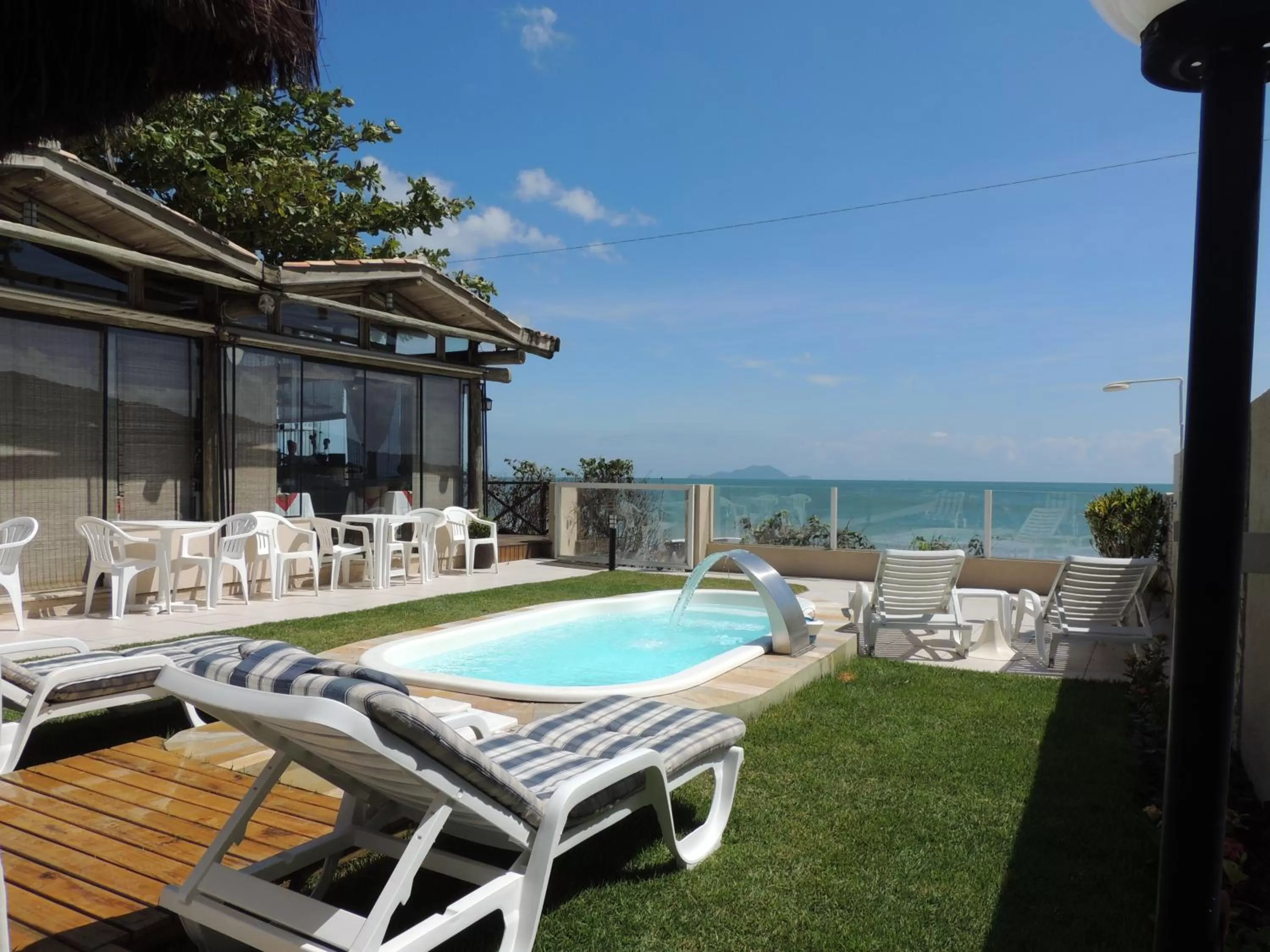 Garden, Swimming Pool in Pousada Ancoradouro's