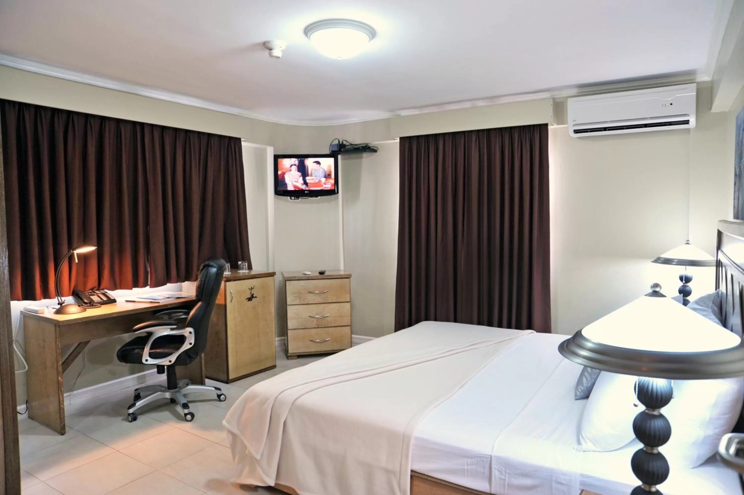 Room Photo in Culture Crossroads Inn