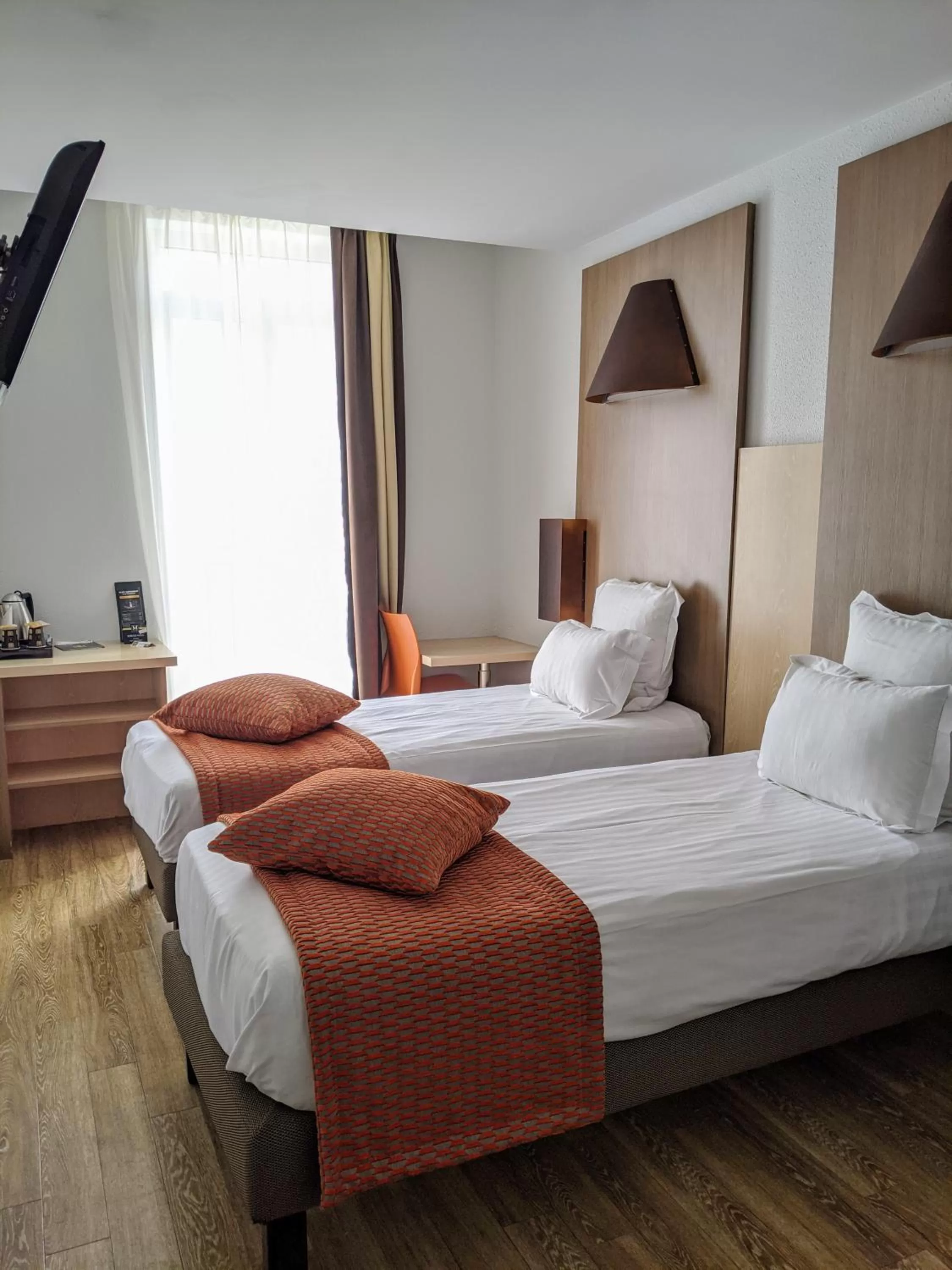 Bed in Hôtel Carré Vieux Port