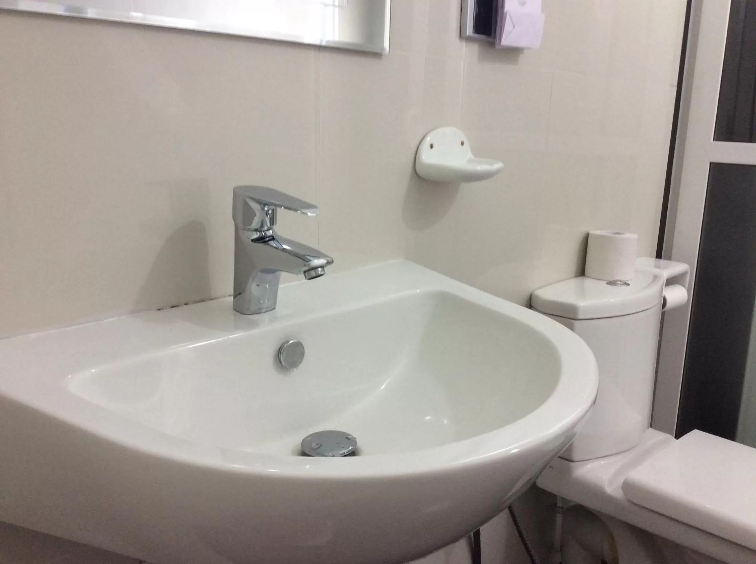 Bathroom in Lemazone Inn