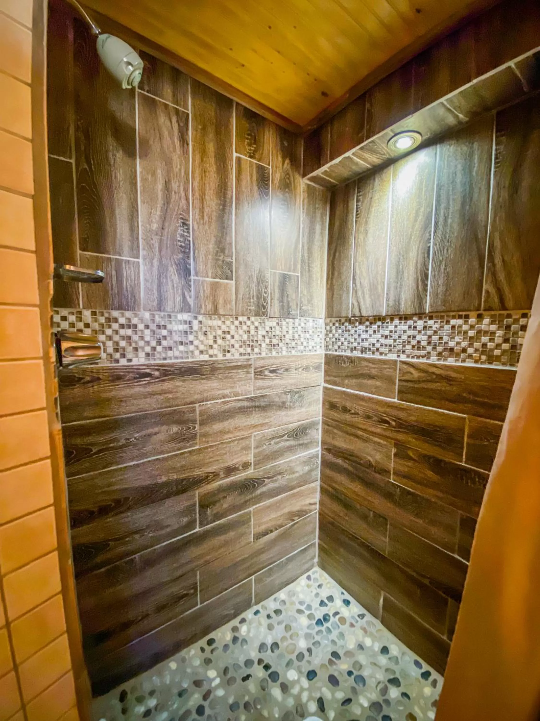 Shower in Inn at the Art Center