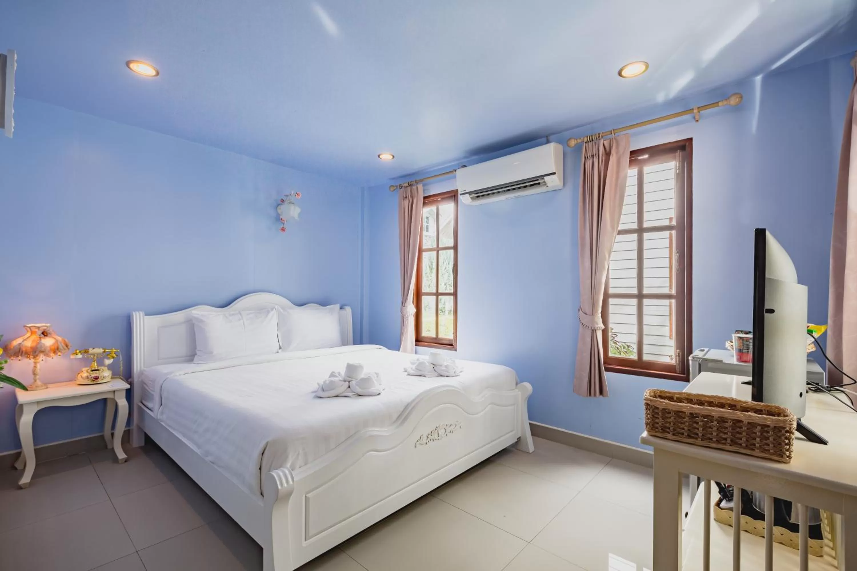 Bed in Sakarin Valley Resort