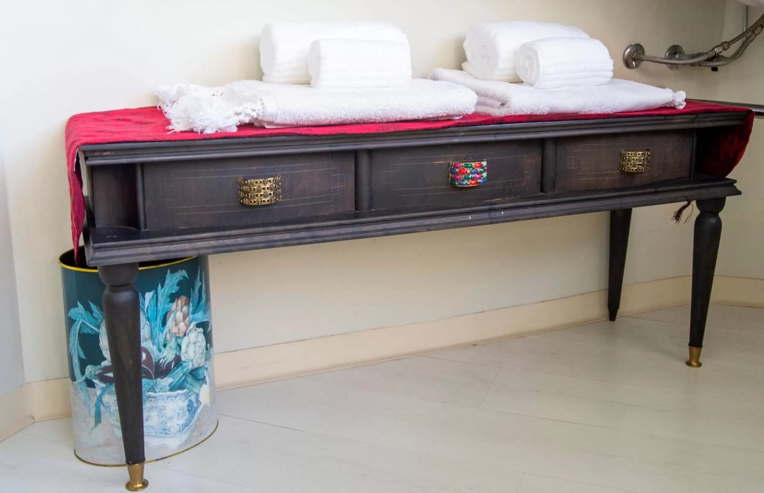 hair dresser in MY PLACE Suite Apartment - Milano Navigli