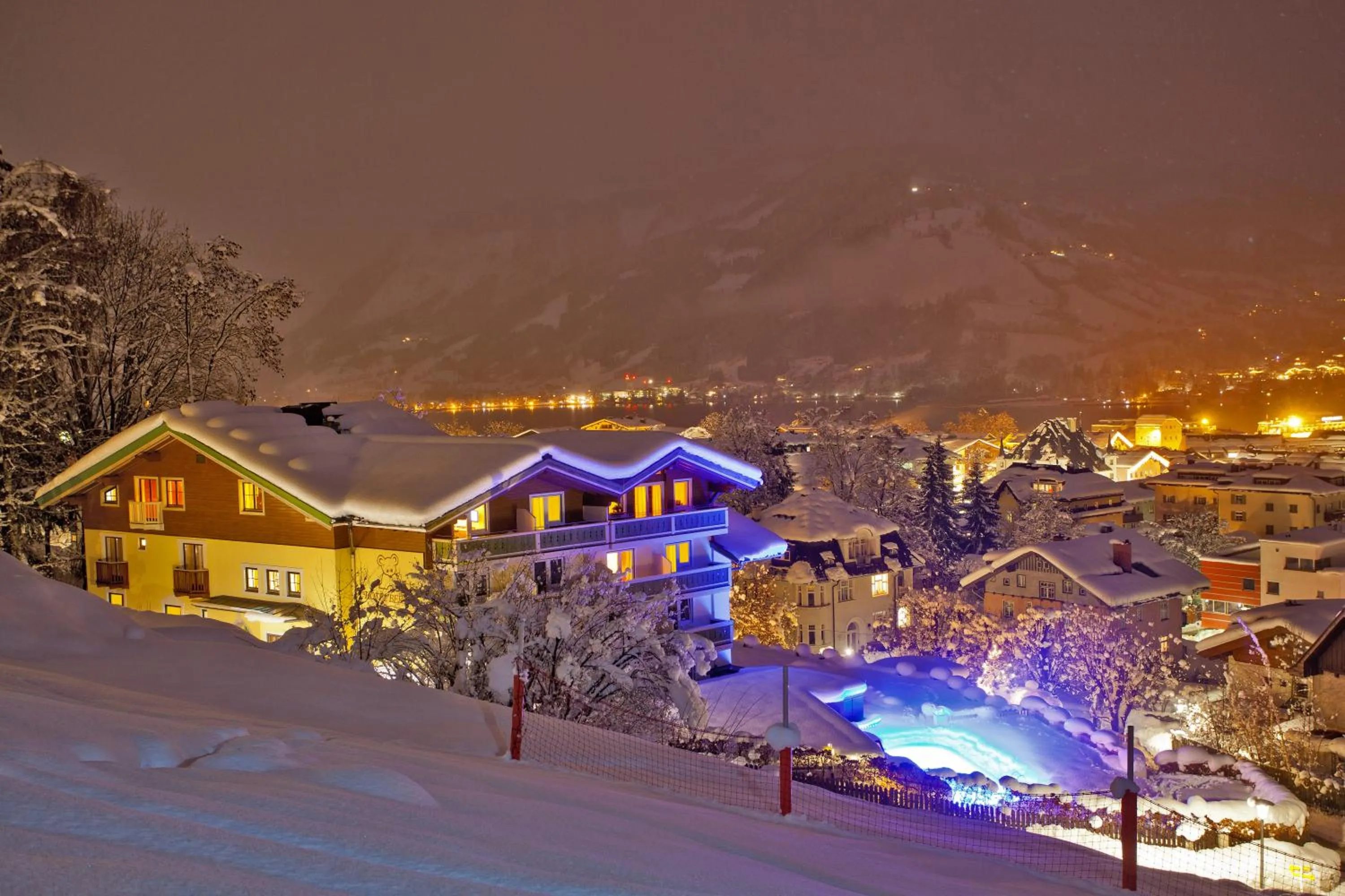 Facade/entrance in Hotel Berner