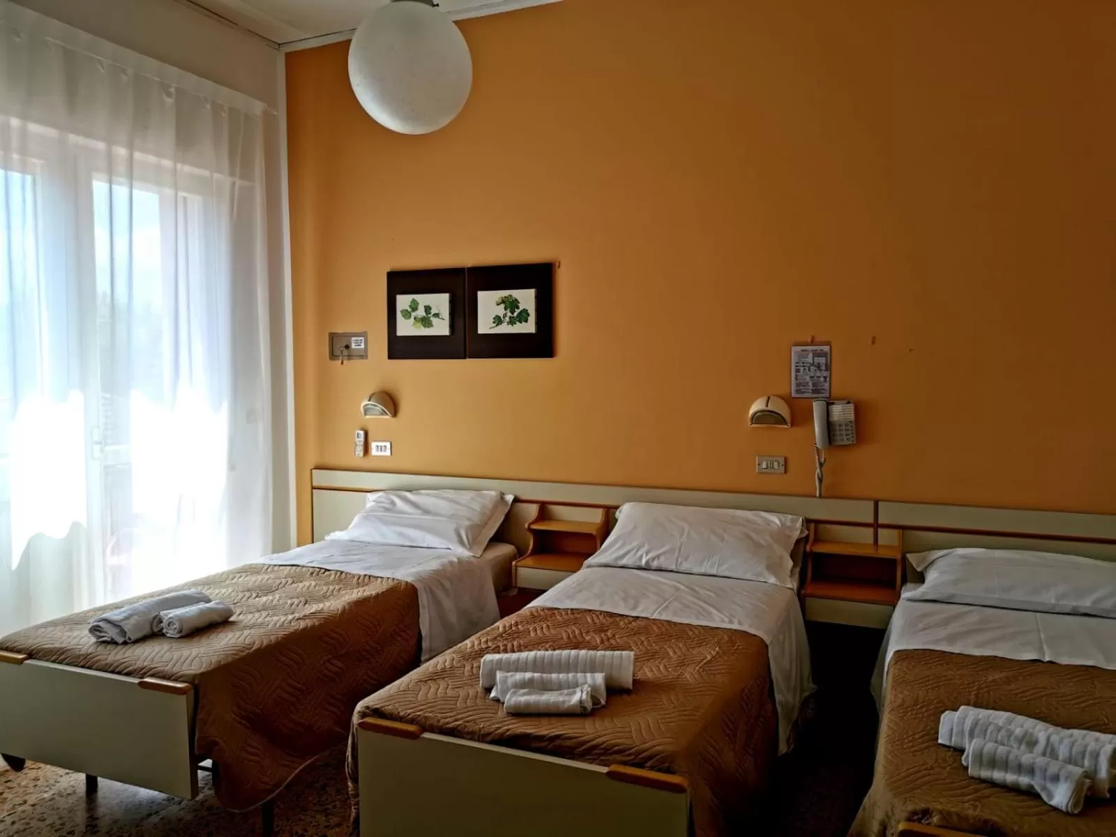 Photo of the whole room, Bed in Casa Dorita