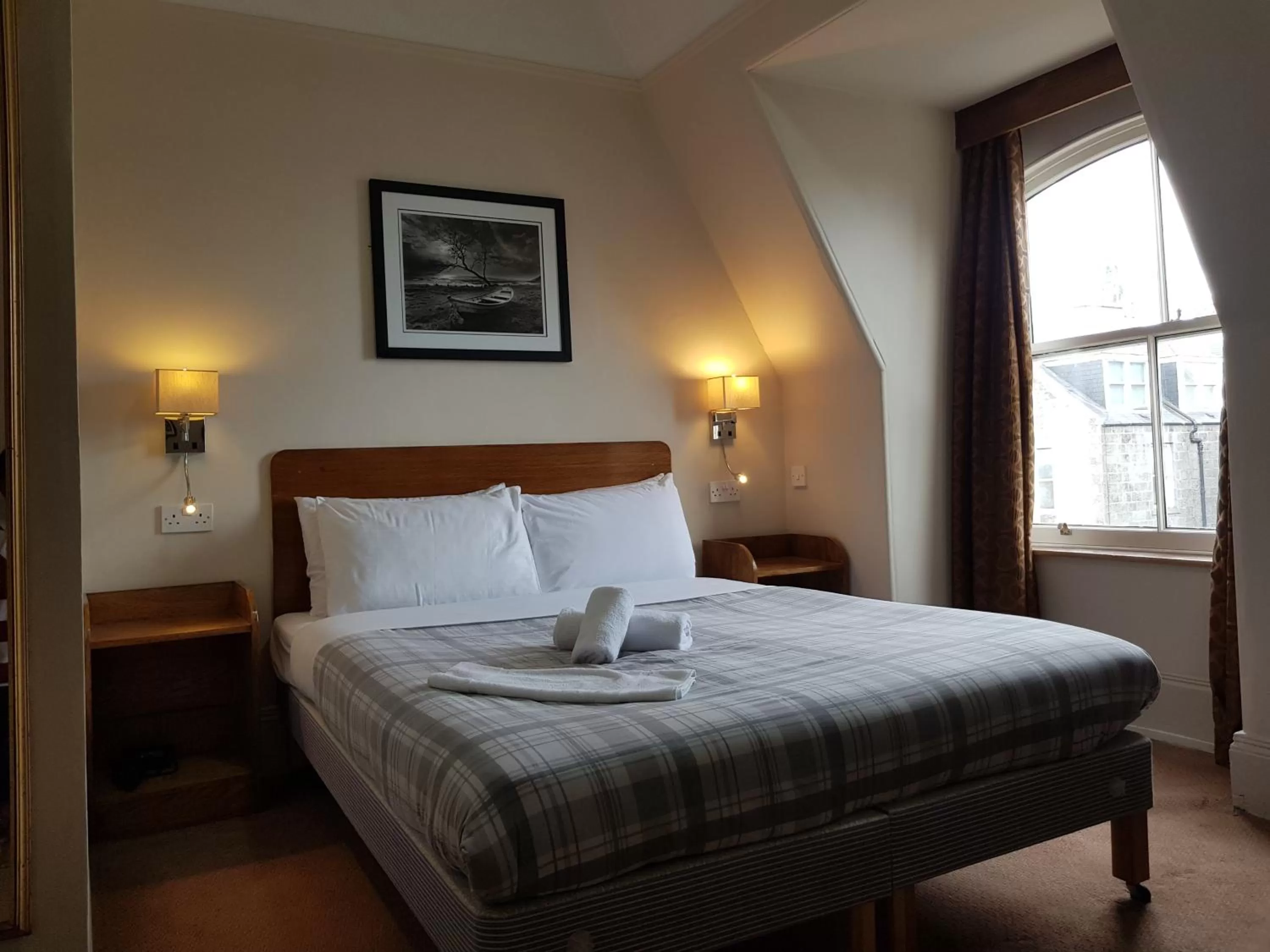 Bed in Aberdeen House